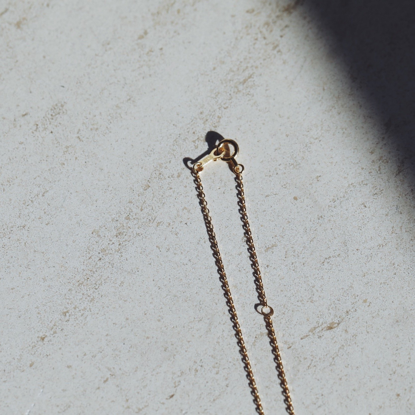 乐天商城 - 〈10金・18金・プラチナ〉カットアズキ ネックレスチェーン 40cm 35cm K10 10K 10金 K18 18K 18金 ゴールド 華奢チェーン 金属アレルギー対応 小豆チェーン 繊細 カット