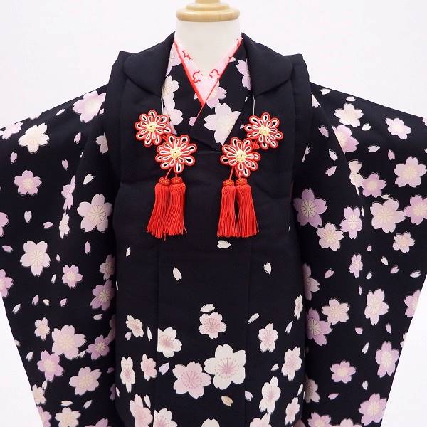 七五三 3歳 着物フルセット 【販売】おしゃまな桜柄の黒 髪飾りと着付け小物付き