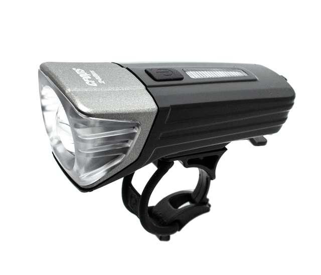 商品名：CP-LUM240mu 1LEDヘッドライトメーカー名：crops品番：CP-LUM240mu付属品：Micro USBケーブル、ユニバーサルブラケット（ZP-UB07）素材：0加工：0重量(g)：118サイズ："94mm×41mm×40mm明るさ：約240lm"