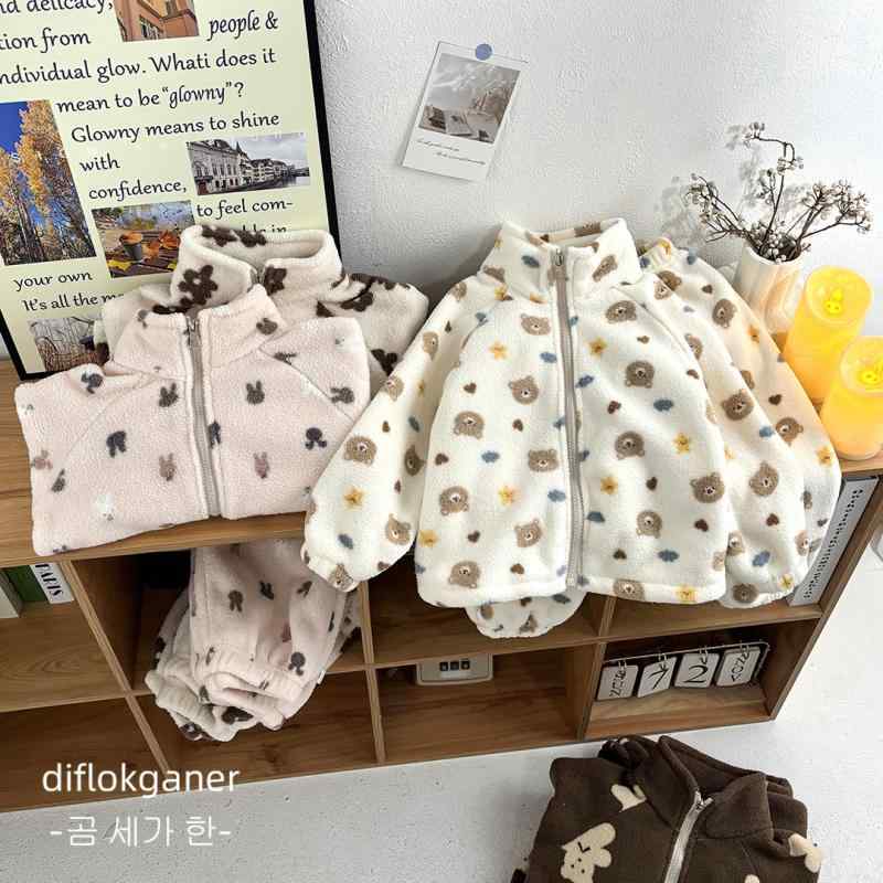 子供用ルームウェア 秋冬 男女兼用 韓国風 厚手 裏起毛 暖かい ホームウェア セットアップ ポリエステル 星柄 ベア パンダ ドット バニー アニマル