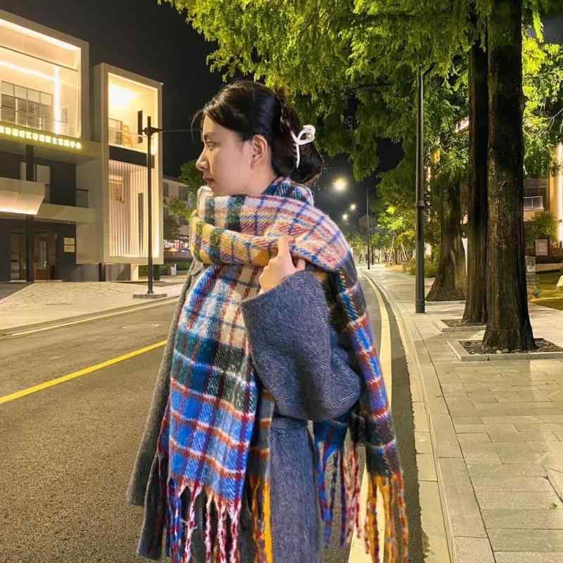 マフラー レディース 秋冬 学生 韓国風 レインボー チェック柄 フェイクウール 保温 ストール 大判 ショール 襟巻き マルチカラー 虹色 ライン 格子柄 かわいい エレガント カジュアル 通勤 普段使い 防寒 冷房対策