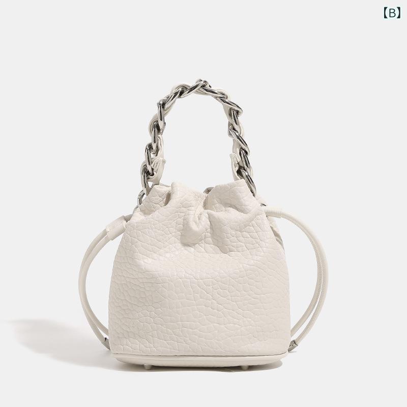 バッグ レディース 水桶型 鞄 シルバー 編み込み チェーン 小さめ PUレザー 斜めがけ 肩掛け デイリー お出かけ