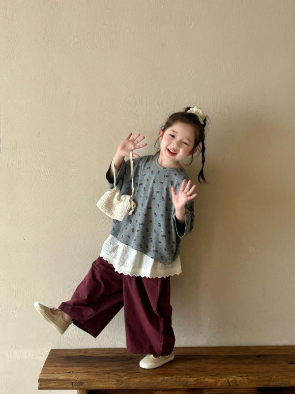 乐天商城 - 女の子 中小 子供 春夏 Tシャツ トップス 韓風 かわいい 花柄 プリント 丸首 七分袖 綿 柔らかい 素材 ゆったり ルーズフィット 3-8歳 90-140cm 日常着 通園用 伸縮性 通気性 軽量 ピンク系 赤系 アイボリー