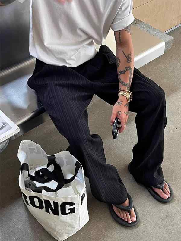 カジュアルパンツ メンズ ズボン ボトムス ストレート ワイドパンツ 美脚 ストレッチ 柔らかい ヴィンテージ風 無地 ゆったり 体型カバー オールシーズン 普段使い 通勤 通学 シンプル・カテゴリ: 工装休闲裤・スタイル: 美式复古・款式: 工装裤・パンツのシルエット: 宽松型・丈: 长裤・ウエスト: 中腰・厚さ: 普通・柄: 纯色・素材: 聚酯纤维（涤纶）95%以上・利用シーン: 休闲・裾の仕様: 直筒・加工: 免烫处理・ディテール: 口袋装饰・伸縮性: 微弹・カラー展開: 白色,黒色・サイズ展開: M,L,XL,XXL,XXXL・対象: 男
