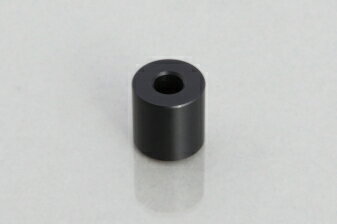 【品名】 アルミスペーサーカラー　ブラック/φ6用 【仕様】 φ6 （ブラック）/1ヶ　サイズ=A：13 B：25 【特徴】 ●面取りを施した汎用性の高いスペーサーカラーです。 ●アルミ材A2017（17S）製 【適合等】 汎用 【備考】 【HP】 メーカー：キタコ 【注意】 ・基本的にお取り寄せでのご用意となります。 ・ご注文後でも欠品や完売・納期未定の場合がございます。 ・ご注文後、メールにて発送予定をご案内いたします。 ・注文商品が欠品・完売・納期未定の場合注文は、キャンセルさせて頂きます。 ・お急ぎの場合は、ご注文前にメールにて納期をごお問い合わせください。 ・掲載画像は、イメージ画像を使用しております。 ・基本的に返品・交換・キャンセルは、お受け出来ません。 ・適合・使用・取り付けに関しては、お客様にて判断の上お願い致します。
