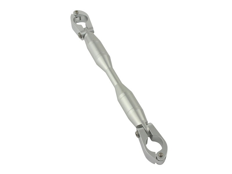 【品名】 ハンドルブレースキット　For　モンキー125　ノーマルハンドル用 【品番】 270067-03 【特徴】 モンキー125　ノーマルハンドル用のアルミ削り出しのハンドルブレースです。 最太部はハンドルバーと同じ約22.2mmですので、 ハンドルバー対応のスマートフォンホルダー等のアクセサリーが取り付け可能です。 ◆最大径：22.2mm ◆アルミ削り出し・メッキ仕上げ ◆純正ハンドル対応 ◆MADE IN JAPAN 【仕様】 カラー：シルバー 【適合】 モンキー125(2018-2022) GROM(2013-2018) MSX125(2013-2018) 【注意】 ・基本的にお取り寄せでのご用意となります。 ・ご注文後でも欠品や完売・納期未定の場合がございます。 ・ご注文後、メールにて発送予定をご案内いたします。 ・注文商品が欠品・完売・納期未定の場合注文は、キャンセルさせて頂きます。 ・お急ぎの場合は、ご注文前にメールにて納期をごお問い合わせください。 ・掲載画像は、イメージ画像を使用しております。 ・基本的に返品・交換・キャンセルは、お受け出来ません。 ・適合・使用・取り付けに関しては、お客様にて判断の上お願い致します。