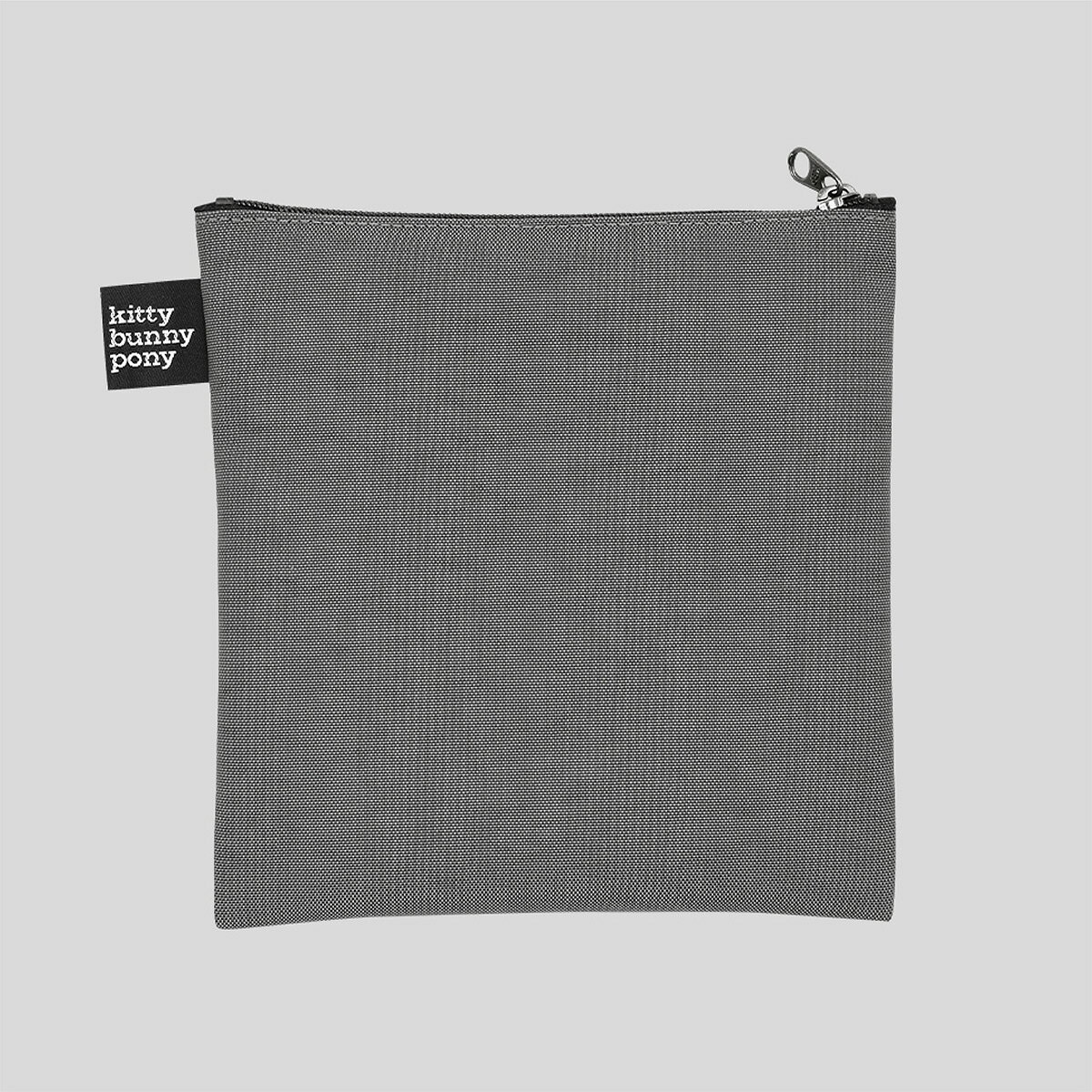 kitty bunny pony (キティバニーポニー) Little Kitten Gray Embroidery Square Pouch ポーチ 猫 ねこ 子猫 小物入れ 刺繍 韓国 ソウル ブランド KBP 化粧ポーチ コスメポーチ フラットポーチ マルチポーチ アクセサリー入れ 薄型 生理用品 韓国雑貨 スクエア パスポート e-office-10040683 おしゃれ文具専門店イー・オフィス サンプル画像3