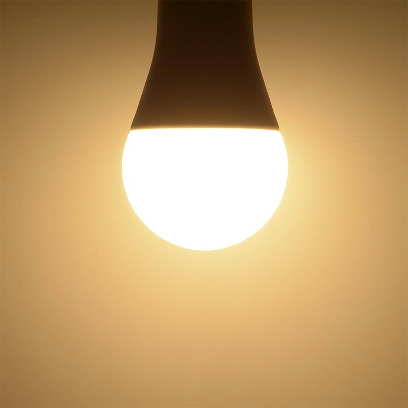 LED電球 動体・明暗センサー付 自動点灯 自動消灯 暗いとき人が近づくと点灯 動体...