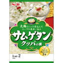 一括表示品名：ぞうすいの素（クッパの素）原材料名：食塩（国内製造）、砂糖、チキンパウダー、でん粉、チキンエキスパウダー、ポークパウダー、クコの実、白菜エキスパウダー、ジンジャー、ねぎ、ガーリック、酵母エキスパウダー、高麗人参パウダー／調味料（アミノ酸等）、トレハロース、乳化剤、二酸化ケイ素、炭酸カルシウム、香料、酸化防止剤（ビタミンE）、（一部に鶏肉・豚肉を含む）賞味期限：枠外下部に記載保存方法：直射日光、高温多湿を避けて保存してください。内容量：15g（7.5g×2袋）販売者：エスビー食品株式会社　東京都中央区日本橋兜町18-6加工所：池田糖化工業株式会社　広島県福山市南手城町2-32-14栄養成分表示　1袋（7.5g）あたり（推定値）エネルギー：21kcal／たんぱく質：0.9g／脂質：0.5g／炭水化物：3.3g／食塩相当量：1.9g納期情報（商品発送予定日）についてご注意ください商品の納期情報を表示させていただいておりますが、当店は、商品在庫を複数店舗で共有しております。ご注文のタイミングによっては、在庫の状況により発送までにお時間を頂戴する場合がございます。その際は、メールにてご連絡致します。※交通機関の不具合や悪天候などそのほかの不可抗力が生じた場合には、商品の到着時間帯および到着日が前後することがありますのでご了承願います。サムゲタンクッパの素　15g（7.5g×2袋）丸鶏をじっくり煮込んだ奥深い旨み。しょうが・高麗人参がほのかに香る「サムゲタンクッパ」をお楽しみください。