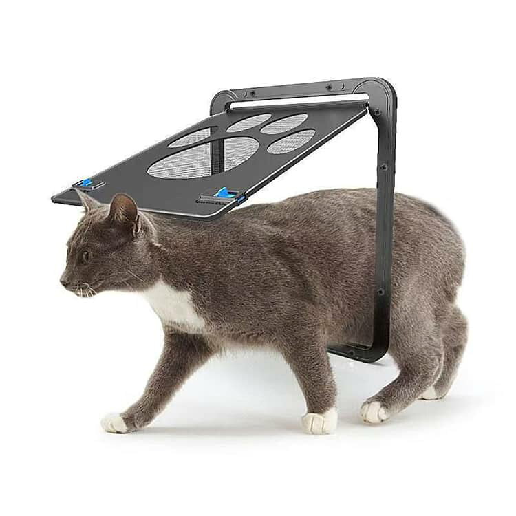 EK-shop楽天市場店のペットドア ペットドア 網戸用ペットの出入り口 小型犬 小型犬猫 ロック付き キャットドア 自由に出入り 猫 マグネット式 磁石設計 開閉自由｜アングル2