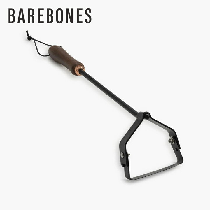 ★ベアボーンズ Barebones★ あぶみ型ハンドホーStirrup Hand Hoe クラシックなガーデニングツールコレクションに新たに追加されました。あぶみハンドホーは、小刻みな動きで土の表面直下の雑草の根を切ります。このガーデニングツールは、庭の列の間で作業したり、花壇の土壌に空気を含ませるのに最適です。人間工学に基づいた熱処理されたステンレス鋼のブレードと快適なクルミ材のハンドルで作られています。 【サイズ】：40×11×9.24cm 【素材】：ウォールナット、ステンレス 【重量】：303g ※その他ベアボーンズ商品はこちら※ ※モニターの見え方により画像の色と実物の色が若干異なる場合がございます。商品説明のため、違うカラーの商品画像を使用している場合がございます。・当店でご購入された商品は、「個人輸入」としての取り扱いになり、アメリカから、あるいは日本の物流倉庫からお客様のもとへ直送されます。・通常の個人輸入の場合は関税、消費税、通関手数料等が別途請求される場合があります。しかし当店では、お客様が安心して購入できるように、当店がそれらの諸経費を支払いますので、別途請求されることはありません。・個人輸入される商品は、すべてご注文者自身の「個人使用・個人消費」が前提となります。ご注文された商品を第三者へ無償で贈答することはできますが、商用目的に転売することは法律で禁止されております。