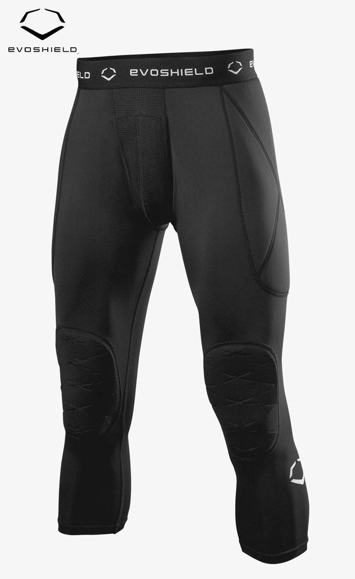 品　名 YOUTH 3/4 SLIDING TIGHTS メーカー EVOSHIELD サイズ SサイズMサイズLサイズ 素材 ナイロン、スパンデックス 特徴 ベース パスを軽量で保護するように設計された 3/4 スライディング タイツは、膝に耐久性のあるフォーム EVA パッドを備え、スライディングの衝撃を軽減します。フラットな縫い目が摩擦を軽減し、メッシュのマチと脚の内側のメッシュが最大の通気性を提供し、4 方向ストレッチ設計により、1 日中バッグをスワイプしても快適に過ごせます。 -七分丈タイツ -フィット - 動きを制限することなく、体の形をしっかりと包み込むように設計されています -耐久性を向上させるEVA膝パッド保護 -スライドの衝撃時に耐久性を生み出すための主要な領域のフォームパッド -擦れを軽減するフラットシーム -メッシュのマチと脚の内側のメッシュパネルが通気性を提供 -快適性と機能性を向上させる 4 方向ストレッチ素材 -幅広の伸縮性ウエストバンド -吸湿発散性に優れたデザインにより、体をドライで涼しく保ちます -洗濯機 - 84% ナイロン / 16% スパンデックス ウィルソンUSA社からの正規品です。 ※他のウィルソン商品はこちら ※野球商品はこちら 送料 全国送料無料 備考 ※モニターの見え方により画像の色と実物の色が若干異なる場合がございます。・当店でご購入された商品は、「個人輸入」としての取り扱いになり、アメリカから、あるいは日本の物流倉庫からお客様のもとへ直送されます。・通常の個人輸入の場合は関税、消費税、通関手数料等が別途請求される場合があります。しかし当店では、お客様が安心して購入できるように、当店がそれらの諸経費を支払いますので、別途請求されることはありません。・個人輸入される商品は、すべてご注文者自身の「個人使用・個人消費」が前提となります。ご注文された商品を第三者へ無償で贈答することはできますが、商用目的に転売することは法律で禁止されております。