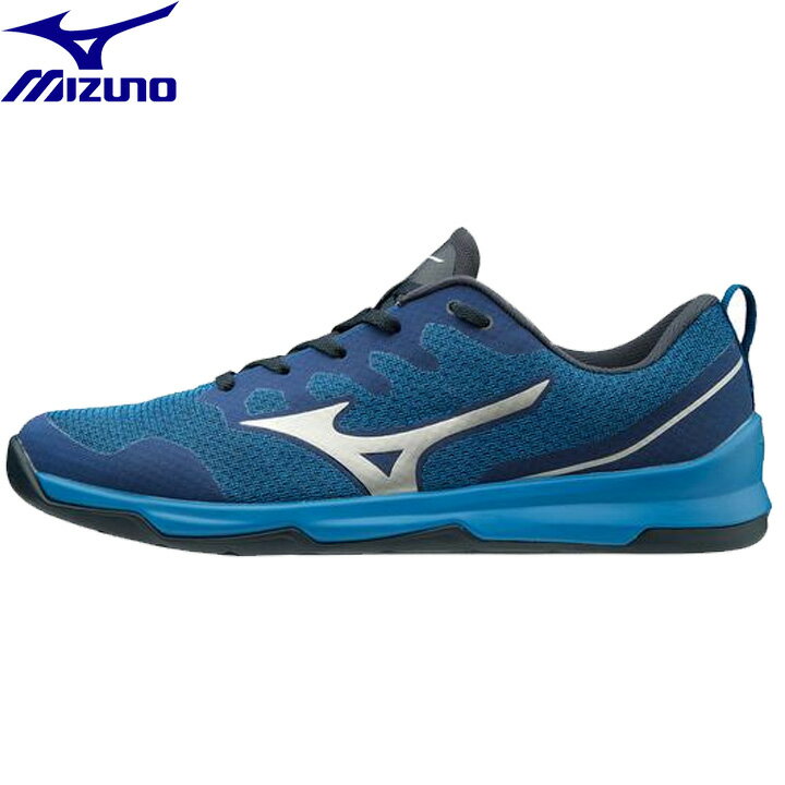 品　名TC-02トレーニングシューズメーカーミズノアメリカ Mizuno USAサイズ 25.5cm26cm26.5cm27cm27.5cm28cm素材（甲材）合成繊維・合成樹脂／（底材）ゴム底特徴アスリートのパフォーマンスにおいて重要とされるバランス能力の向上を追求したトレーニングシューズ。ソール部に足裏の感度を高める「MIZUNO COB」、アッパー部は足を包み込むような1枚の柔らかいニット素材。履き口部は足とシューズの一体感を高めるブーティー構造の採用でより素足感覚に近いフィット感も追求しています。1）MIZUNO COB接地面の意匠とソール上面の凹凸を連動させる事で、足裏に正確な情報を伝えます。2）PUミッドソール耐久性の高いPU素材をミッドソールに使用。ハードトレーニングをサポートします。3）フラットラバーアウトソールフラットで、かつどの方向にも曲がりやすいスリット意匠により、動きやすさを実現します。■質量：約310g（27.0cm片方）■ベトナム製 こちらはアメリカからの輸入モデルです。 メーカー表示の長さと重さを表示していますが、多少の誤差はあります。 ※他のミズノ商品はこちら※野球商品はこちら送料全国送料無料備考※モニターの見え方により画像の色と実物の色が若干異なる場合がございます。・当店でご購入された商品は、「個人輸入」としての取り扱いになり、すべて米国パサデナ市からお客様のもとへ直送されます。・通常の個人輸入の場合は関税、消費税、通関手数料等が別途請求される場合があります。しかし当店では、お客様が安心して購入できるように、当店がそれらの諸経費を支払いますので、別途請求されることはありません。・個人輸入される商品は、すべてご注文者自身の「個人使用・個人消費」が前提となります。ご注文された商品を第三者へ無償で贈答することはできますが、商用目的に転売することは法律で禁止されております。