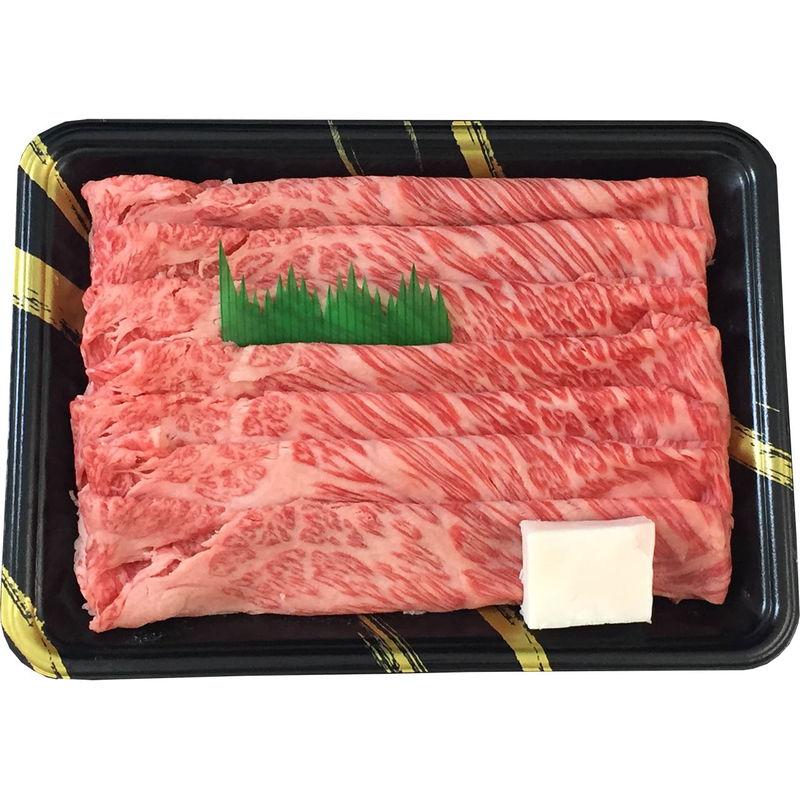 アメリカメディアが選んだ「世界で最も高価な9種の食べ物(2009)」に選ばれ、世界で最も高級な牛肉とされている神戸ビーフ。細かいサシの入った霜降りが特徴で、賞味すれば脂肪の質・舌触りが良く、とろける様な旨味とまろやかさが口いっぱいに広がり、特有の風味をかもし出します。■商品名:神戸牛乃匠 神戸ビーフすき焼■商品説明:神戸ビーフすき焼(肩ロース)300g■箱サイズ:20×28×6cm・500g■型番:3141-100■JANコード:4548878031413■製造生産地:兵庫県■賞味期限:冷凍30日■アレルゲン7品目:牛肉■重さ:500g商品特徴一覧2026年 産直ギフト、【産地直送・お取り寄せグルメ → フード → 肉】、apide、アピデ、[2025stb]、2026年、令和8年、春夏、御中元、お中元、暑中見舞い、暑中お見舞い、暑中御見舞い、残暑見舞い、残暑お見舞い、残暑御見舞い、お歳暮、御歳暮、お年賀、御年賀、ギフト、内祝い、プレゼント、お返し、お祝い、ギフト、贈り物、のし、ラッピング、4548878031413、通信販売、通販、販売、買う、購入、お店、売っている、ショッピング2026年 産直ギフト【神戸牛乃匠 神戸ビーフすき焼 (3141-100)】広告文責(有)イースクエアTEL:0120-532-772アメリカメディアが選んだ「世界で最も高価な9種の食べ物(2009)」に選ばれ、世界で最も高級な牛肉とされている神戸ビーフ。細かいサシの入った霜降りが特徴で、賞味すれば脂肪の質・舌触りが良く、とろける様な旨味とまろやかさが口いっぱいに広がり、特有の風味をかもし出します。■商品名:神戸牛乃匠 神戸ビーフすき焼■商品説明:神戸ビーフすき焼(肩ロース)300g■箱サイズ:20×28×6cm・500g■型番:3141-100■JANコード:4548878031413■製造生産地:兵庫県■賞味期限:冷凍30日■アレルゲン7品目:牛肉■重さ:500g※お客さま都合による、ご注文後の[キャンセル][変更][返品][交換]はお受けできませんのでご注意下さいませ。※当店では、すべての商品で在庫を持っておりません。記載の納期を必ずご確認ください。※ご注文いただいた場合でもメーカーの[在庫切れ][欠品][廃盤]などの理由で、[記載の納期より発送が遅れる][発送できない]場合がございます。その際は、当店よりご連絡させていただきます。あらかじめご了承ください。※こちらの商品は【代金引換】でのご注文をお受けできません。※こちらの商品は【他商品との同梱】ができません。※こちらの商品はメーカー直送のため、【他商品との同梱】【代金引換でのご注文】はお受けできません。※こちらの商品はメーカー直送のため、北海道・沖縄・離島 への配送はお受けできません。※リニューアル等により パッケージ、仕様、セット内容 が変更になる場合がございます。予めご了承下さい。こちらの商品は【お取り寄せ(7〜10営業日以内に発送予定)】となります。あらかじめご了承くださいませ。
