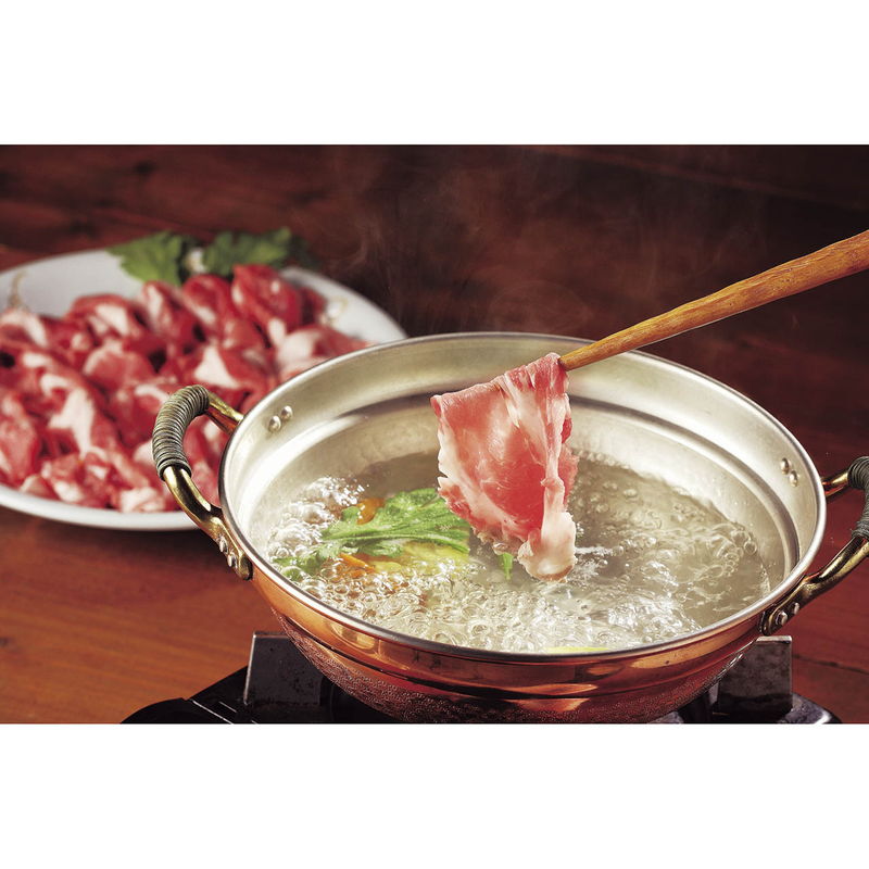高級ブランド豚「認定山形豚」。きめ細やかでしまりのある肉質とジューシーで甘み豊な脂が特徴です!奥羽の山々から流れる雪解けの清流と、作り手の熱い想いが極上の美味しさを育てました。山形県食肉公社の独自基準により厳選された豚だけが「山形豚」と認定されます。■商品名:山形豚 ロースしゃぶしゃぶ■商品説明:400g■箱サイズ:19.4×25.4×7.7cm・540g■型番:7152-50■JANコード:4548878071525■製造生産地:山形県■賞味期限:冷凍30日■アレルゲン7品目:豚肉■重さ:540g商品特徴一覧2026年 産直ギフト、【産地直送・お取り寄せグルメ → フード → 肉】、apide、アピデ、[2025stb]、2026年、令和8年、春夏、御中元、お中元、暑中見舞い、暑中お見舞い、暑中御見舞い、残暑見舞い、残暑お見舞い、残暑御見舞い、お歳暮、御歳暮、お年賀、御年賀、ギフト、内祝い、プレゼント、お返し、お祝い、ギフト、贈り物、のし、ラッピング、4548878071525、通信販売、通販、販売、買う、購入、お店、売っている、ショッピング2026年 産直ギフト【山形豚 ロースしゃぶしゃぶ (7152-50)】広告文責(有)イースクエアTEL:0120-532-772高級ブランド豚「認定山形豚」。きめ細やかでしまりのある肉質とジューシーで甘み豊な脂が特徴です!奥羽の山々から流れる雪解けの清流と、作り手の熱い想いが極上の美味しさを育てました。山形県食肉公社の独自基準により厳選された豚だけが「山形豚」と認定されます。■商品名:山形豚 ロースしゃぶしゃぶ■商品説明:400g■箱サイズ:19.4×25.4×7.7cm・540g■型番:7152-50■JANコード:4548878071525■製造生産地:山形県■賞味期限:冷凍30日■アレルゲン7品目:豚肉■重さ:540g※お客さま都合による、ご注文後の[キャンセル][変更][返品][交換]はお受けできませんのでご注意下さいませ。※当店では、すべての商品で在庫を持っておりません。記載の納期を必ずご確認ください。※ご注文いただいた場合でもメーカーの[在庫切れ][欠品][廃盤]などの理由で、[記載の納期より発送が遅れる][発送できない]場合がございます。その際は、当店よりご連絡させていただきます。あらかじめご了承ください。※こちらの商品は【代金引換】でのご注文をお受けできません。※こちらの商品は【他商品との同梱】ができません。※こちらの商品はメーカー直送のため、【他商品との同梱】【代金引換でのご注文】はお受けできません。※こちらの商品はメーカー直送のため、北海道・沖縄・離島 への配送はお受けできません。※リニューアル等により パッケージ、仕様、セット内容 が変更になる場合がございます。予めご了承下さい。こちらの商品は【お取り寄せ(7〜10営業日以内に発送予定)】となります。あらかじめご了承くださいませ。