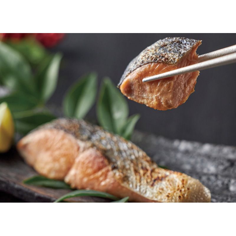 お歳暮 北海道産銀毛新巻鮭姿切身 (7102) [キャンセル・変更・返品不可][代引不可][同梱不可][ラッピング不可][海外発送不可]のサムネイル