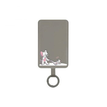 　ギフト対応について　楽天国際配送対象店舗 （海外配送）　Rakuten International Shipping【メール便(ネコポス)の配送について】※こちらの商品は、8個まで[メール便(ネコポス)]での発送が可能です。※[メール便]での発送をご希望の場合は、注文確認画面にて[配送方法]を[メール便]に変更してください。[配送方法]を変更されてない場合は、[宅配便]での発送となり通常の送料が掛かります。※9個以上となった場合は、[個口数分の送料]もしくは[宅配便での送料]を適用いたします。※[他商品との同梱][代金引換][配達日時指定]でのご注文をお受けできません。※原則ポスト投函となります。通常の[宅配便]と違い配達までのお時間が掛かる場合があります。&nbsp;トムとジェリー マルチリングプラスポケット グレー TMJ-222GYおすすめ【トムとジェリー マルチリングプラスポケット グレー TMJ-222GY】 fk094igrjs スマートフォンケースの中に挟むだけでマルチに使えるスマートフォンアクセサリです。カードポケット付きなので、お好きなカードを入れてカスタマイズが可能です。リングに指を通すことでスマートフォンの持ちやすさを向上し、落下を防止します。リング部分を持ち手にして持ち歩いたり、カバン・ベルトループ等に取り付けたりと様々な用途でご使用いただけます。※融着防止の透明PETシート付き。※本製品は、充電ケーブル口の幅が10〜15mmのスマートフォンケースと組み合わせてのご使用を推奨しております。推奨寸法以外のケースでのご使用は、充電口から本品が抜けやすくなる場合がございますのでご注意ください。※お客様のお使いのモニター設定、お部屋の照明等により実際の商品と色味が異なる場合がございます。※諸般の事情につき、予告なくデザインや仕様が変更になる場合があります。サイズ本体:(約)縦100×横64mm、リング直径:27mm個装サイズ：17.5×9×0.6cm重量個装重量：20g素材・材質TPU、亜鉛合金、PET仕様収納可能カードサイズ:(約)H90×W54mm以内※カードの厚みによってはご使用いただけない場合がございます。TOM AND JERRY and all related characters and elements (C) & TM Turner Entertainment Co. (s24)生産国中国 製品詳細 商品名：トムとジェリー マルチリングプラスポケット グレー TMJ-222GYカラー・サイズ名称：2026810JANコード：4550213554341 広告文責 (有)イースクエアTEL:0120-532-772 ※お客さま都合による、ご注文後の[キャンセル][変更][返品][交換]はお受けできませんのでご注意下さいませ。※当店では、すべての商品で在庫を持っておりません。記載の納期を必ずご確認ください。※ご注文いただいた場合でもメーカーの[在庫切れ][欠品][廃盤]などの理由で、[記載の納期より発送が遅れる][発送できない]場合がございます。その際は、当店よりご連絡させていただきます。あらかじめご了承ください。【メール便(ネコポス)の配送について】※こちらの商品は、8個まで[メール便(ネコポス)]での発送が可能です。※[メール便]での発送をご希望の場合は、注文確認画面にて[配送方法]を[メール便]に変更してください。[配送方法]を変更されてない場合は、[宅配便]での発送となり通常の送料が掛かります。※9個以上となった場合は、[個口数分の送料]もしくは[宅配便での送料]を適用いたします。※[他商品との同梱][代金引換][配達日時指定]でのご注文をお受けできません。※原則ポスト投函となります。通常の[宅配便]と違い配達までのお時間が掛かる場合があります。 こちらの商品は【お取り寄せ(14営業日以内に発送予定)】となります。