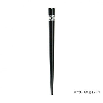 　ギフト対応について　楽天国際配送対象店舗 （海外配送）　Rakuten International Shipping【メール便(ネコポス)の配送について】※こちらの商品は、4個まで[メール便(ネコポス)]での発送が可能です。※[メール便]での発送をご希望の場合は、注文確認画面にて[配送方法]を[メール便]に変更してください。[配送方法]を変更されてない場合は、[宅配便]での発送となり通常の送料が掛かります。※5個以上となった場合は、[個口数分の送料]もしくは[宅配便での送料]を適用いたします。※[他商品との同梱][代金引換][配達日時指定]でのご注文をお受けできません。※原則ポスト投函となります。通常の[宅配便]と違い配達までのお時間が掛かる場合があります。&nbsp;The Modern Japanism 矢絣 お箸 KO-727おすすめ【The Modern Japanism 矢絣 お箸 KO-727】 fk094igrjs 古来からのデザインを現代風にアレンジ。撥水加工の手触りがあるデザインは唯一無二。日本の伝統柄があしらわれたシックな黒の和柄は、和洋折衷どんな食卓にも合わせてくれます。サイズ230mm個装サイズ：24.0×4.0×2.0cm重量15g個装重量：115g素材・材質木仕様食洗機:使用可生産国日本 製品詳細 商品名：The Modern Japanism 矢絣 お箸 KO-727カラー・サイズ名称：2135328JANコード：4546088014578 広告文責 (有)イースクエアTEL:0120-532-772 ※お客さま都合による、ご注文後の[キャンセル][変更][返品][交換]はお受けできませんのでご注意下さいませ。※当店では、すべての商品で在庫を持っておりません。記載の納期を必ずご確認ください。※ご注文いただいた場合でもメーカーの[在庫切れ][欠品][廃盤]などの理由で、[記載の納期より発送が遅れる][発送できない]場合がございます。その際は、当店よりご連絡させていただきます。あらかじめご了承ください。【メール便(ネコポス)の配送について】※こちらの商品は、4個まで[メール便(ネコポス)]での発送が可能です。※[メール便]での発送をご希望の場合は、注文確認画面にて[配送方法]を[メール便]に変更してください。[配送方法]を変更されてない場合は、[宅配便]での発送となり通常の送料が掛かります。※5個以上となった場合は、[個口数分の送料]もしくは[宅配便での送料]を適用いたします。※[他商品との同梱][代金引換][配達日時指定]でのご注文をお受けできません。※原則ポスト投函となります。通常の[宅配便]と違い配達までのお時間が掛かる場合があります。 こちらの商品は【お取り寄せ(14営業日以内に発送予定)】となります。