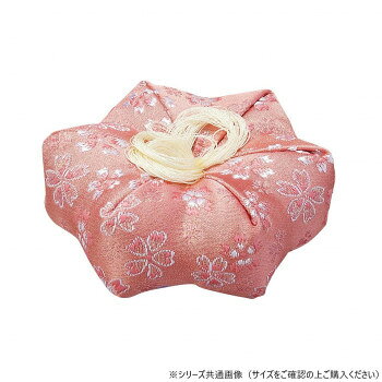 　ギフト対応について　楽天国際配送対象店舗 （海外配送）　Rakuten International Shipping&nbsp;かのん六角布団 3号 ピンク 59641w8300042優しい色合いの六角布団【かのん六角布団 3号 ピンク 59641w8300042】 fk094igrjs 優しい色合いの六角布団です。サイズ90×90×35mm個装サイズ：30.0×20.0×15.0cm重量30g個装重量：650g素材・材質本体:ポリエステル・レーヨン房:ナイロン生産国日本 製品詳細 商品名：かのん六角布団 3号 ピンク 59641w8300042カラー・サイズ名称：2281847JANコード：4532902062771 広告文責 (有)イースクエアTEL:0120-532-772 ※お客さま都合による、ご注文後の[キャンセル][変更][返品][交換]はお受けできませんのでご注意下さいませ。※当店では、すべての商品で在庫を持っておりません。記載の納期を必ずご確認ください。※ご注文いただいた場合でもメーカーの[在庫切れ][欠品][廃盤]などの理由で、[記載の納期より発送が遅れる][発送できない]場合がございます。その際は、当店よりご連絡させていただきます。あらかじめご了承ください。 こちらの商品は【お取り寄せ(14営業日以内に発送予定)】となります。