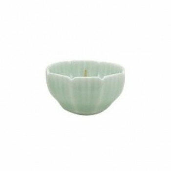 　ギフト対応について　楽天国際配送対象店舗 （海外配送）　Rakuten International Shipping&nbsp;ALTE MEISTER アルテマイスター 仏具 花しずく 火立 青磁 41394軽やかな厚みと細やかなラインが美しい火立【ALTE MEISTER アルテマイスター 仏具 花しずく 火立 青磁 41394】 fk094igrjs 鍋島虎仙窯とのコラボ商品。軽やかな厚みと細やかなラインによって繊細な印象に仕上げました。サイズH3.3×直径5.9cm個装サイズ：6×6×3cm重量個装重量：150g素材・材質磁器生産国日本 製品詳細 商品名：ALTE MEISTER　アルテマイスター　仏具　花しずく　火立　　青磁　41394カラー・サイズ名称：2285092JANコード：4532912303314 広告文責 (有)イースクエアTEL:0120-532-772 ※お客さま都合による、ご注文後の[キャンセル][変更][返品][交換]はお受けできませんのでご注意下さいませ。※当店では、すべての商品で在庫を持っておりません。記載の納期を必ずご確認ください。※ご注文いただいた場合でもメーカーの[在庫切れ][欠品][廃盤]などの理由で、[記載の納期より発送が遅れる][発送できない]場合がございます。その際は、当店よりご連絡させていただきます。あらかじめご了承ください。 こちらの商品は【お取り寄せ(14営業日以内に発送予定)】となります。