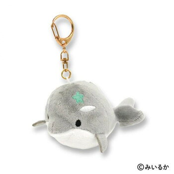 　ギフト対応について　楽天国際配送対象店舗 （海外配送）　Rakuten International Shipping【メール便(定形外郵便)の配送について】※こちらの商品は、[メール便(定形外郵便)]での発送となります。※他商品との同梱された場合は、[宅配便]での発送となり通常の送料が掛かります。※[他商品との同梱][代金引換][配達日時指定]でのご注文をお受けできません。※原則ポスト投函となります。通常の[宅配便]と違い配達までのお時間が掛かる場合があります。&nbsp;みいるか ゆるいるか マスコット付きキーチェーン シャチ 12435キーチェーン【みいるか ゆるいるか マスコット付きキーチェーン シャチ 12435】 fk094igrjs かわいいマスコット付きのキーチェーンです。サイズ約H6×W6cm×D11cm個装サイズ：6.0×11.0×6.0cm重量約21g個装重量：21g素材・材質ポリエステル、鉄仕様対象年齢:7歳以上生産国中国 製品詳細 商品名：みいるか ゆるいるか マスコット付きキーチェーン シャチ 12435カラー・サイズ名称：2299911JANコード：4994793081499 広告文責 (有)イースクエアTEL:0120-532-772 ※お客さま都合による、ご注文後の[キャンセル][変更][返品][交換]はお受けできませんのでご注意下さいませ。※当店では、すべての商品で在庫を持っておりません。記載の納期を必ずご確認ください。※ご注文いただいた場合でもメーカーの[在庫切れ][欠品][廃盤]などの理由で、[記載の納期より発送が遅れる][発送できない]場合がございます。その際は、当店よりご連絡させていただきます。あらかじめご了承ください。【メール便(定形外郵便)の配送について】※こちらの商品は、[メール便(定形外郵便)]での発送となります。※他商品との同梱された場合は、[宅配便]での発送となり通常の送料が掛かります。※[他商品との同梱][代金引換][配達日時指定]でのご注文をお受けできません。※原則ポスト投函となります。通常の[宅配便]と違い配達までのお時間が掛かる場合があります。 こちらの商品は【お取り寄せ(14営業日以内に発送予定)】となります。