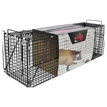 &nbsp;栄ヒルズ ハクビシン・アライグマ・キツネ・アナグマ用捕獲器 D type No.405 AG-5動物に安全でやさしい【栄ヒルズ ハクビシン・アライグマ・キツネ・アナグマ用捕獲器 D type No.405 AG-5】 fk094igrjs 動物がケガをしにくい踏板タイプです。保護目的での設置に適しています。【ご使用上の注意】※購入時、捕獲器についている保護カバーは着けたままでお使いいただけます。動物は、暗い所を好む傾向がありますので屋内外を問わず設置する際は、保護カバーを着けたまま使用していただけます。耐水性の紙を使用しておりますので、数回であれば屋外でも着けたまま設置していただけます。汚れが目立つようになったら取り外して下さい。※仕掛が作動する(扉が閉まる)感度を調節することができます。※捕獲対象動物にあった製品をご使用下さい。捕獲対象動物以外に使用された場合、製品の破損につながりますのでご注意下さい。【その他注意事項】※動物虐待目的には絶対使用しないでください。※幼児、子供、ペット等のいる場所での使用は避けてください。(重大事故につながる可能性があります。)※本体のフチなどで手を切らない為に、軍手等の着用をお願いします。※ネコやイヌの捕獲には使用しないでください。※保護動物を誤って捕獲した場合は、ケガの無い事を確認し、速やかに安全な場所に放獣してください。※対象動物以外の動物が誤って入った場合には不具合が生じる可能性があります。※ご不明な点につきましては、プラスワンスタイル株式会社または、お住まいの市町村担当部署までお問合せください。サイズD1127×W358×H370mm個装サイズ：112.7×35.8×37cm重量10kg個装重量：10000g素材・材質鉄　黒塗装加工付属品取扱説明書、GS1QRタグ生産国日本 製品詳細 商品名：栄ヒルズ　ハクビシン・アライグマ・キツネ・アナグマ用捕獲器　D type No.405　AG-5カラー・サイズ名称：2308083JANコード：4589676164057 広告文責 (有)イースクエアTEL:0120-532-772 ※お客さま都合による、ご注文後の[キャンセル][変更][返品][交換]はお受けできませんのでご注意下さいませ。※当店では、すべての商品で在庫を持っておりません。記載の納期を必ずご確認ください。※ご注文いただいた場合でもメーカーの[在庫切れ][欠品][廃盤]などの理由で、[記載の納期より発送が遅れる][発送できない]場合がございます。その際は、当店よりご連絡させていただきます。あらかじめご了承ください。※こちらの商品は【他商品との同梱】ができません。※こちらの商品は【ギフトサービス】をお受けすることができません。 こちらの商品は【お取り寄せ(14営業日以内に発送予定)】となります。
