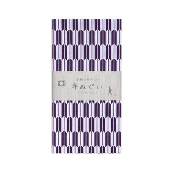 &nbsp;KADONO SARASHI SOME 和晒 小紋柄 手ぬぐい 矢絣/紫おしゃれな手ぬぐい【KADONO SARASHI SOME 和晒 小紋柄 手ぬぐい 矢絣/紫】 fk094igrjs 歴史のある定番の小紋柄、色が美しく、生地のほぼ裏側まで色が通っております。使い勝手が良く、使い方は色々。タオルのように厚手でないので、作業をするのにも邪魔になりません。お洒落に、お部屋の壁掛けに、インテリアとしてもお部屋のアクセントになります。サイズ約35×90cm個装サイズ：23×12×1cm重量個装重量：45g素材・材質生地:岡生産国日本 製品詳細 商品名：KADONO SARASHI SOME 和晒 小紋柄 手ぬぐい 矢絣/紫カラー・サイズ名称：2320324JANコード：4562289452087 広告文責 (有)イースクエアTEL:0120-532-772 ※お客さま都合による、ご注文後の[キャンセル][変更][返品][交換]はお受けできませんのでご注意下さいませ。※当店では、すべての商品で在庫を持っておりません。記載の納期を必ずご確認ください。※ご注文いただいた場合でもメーカーの[在庫切れ][欠品][廃盤]などの理由で、[記載の納期より発送が遅れる][発送できない]場合がございます。その際は、当店よりご連絡させていただきます。あらかじめご了承ください。※こちらの商品は【他商品との同梱】ができません。※こちらの商品は【ギフトサービス】をお受けすることができません。 こちらの商品は【お取り寄せ(14営業日以内に発送予定)】となります。