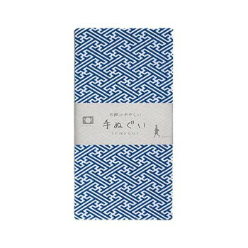 &nbsp;KADONO SARASHI SOME 和晒 小紋柄 手ぬぐい 鞘型/青おしゃれな手ぬぐい【KADONO SARASHI SOME 和晒 小紋柄 手ぬぐい 鞘型/青】 fk094igrjs 歴史のある定番の小紋柄、色が美しく、生地のほぼ裏側まで色が通っております。使い勝手が良く、使い方は色々。タオルのように厚手でないので、作業をするのにも邪魔になりません。お洒落に、お部屋の壁掛けに、インテリアとしてもお部屋のアクセントになります。サイズ約35×90cm個装サイズ：23×12×1cm重量個装重量：45g素材・材質生地:岡生産国日本 製品詳細 商品名：KADONO SARASHI SOME 和晒 小紋柄 手ぬぐい 鞘型/青カラー・サイズ名称：2320326JANコード：4562289452063 広告文責 (有)イースクエアTEL:0120-532-772 ※お客さま都合による、ご注文後の[キャンセル][変更][返品][交換]はお受けできませんのでご注意下さいませ。※当店では、すべての商品で在庫を持っておりません。記載の納期を必ずご確認ください。※ご注文いただいた場合でもメーカーの[在庫切れ][欠品][廃盤]などの理由で、[記載の納期より発送が遅れる][発送できない]場合がございます。その際は、当店よりご連絡させていただきます。あらかじめご了承ください。※こちらの商品は【他商品との同梱】ができません。※こちらの商品は【ギフトサービス】をお受けすることができません。 こちらの商品は【お取り寄せ(14営業日以内に発送予定)】となります。
