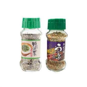 &nbsp;みなり 野沢菜ふりかけ 90g・国産うなぎふりかけ 75g 各15個セットふりかけセット【みなり 野沢菜ふりかけ 90g・国産うなぎふりかけ 75g 各15個セット】 栄養成分(100g当たり)野沢菜ふりかけ:熱量:366kcal、たんぱく質:15.0g、脂質:10.1g、炭水化物:53.8g、食塩相当量:15.7g蒲焼き風国産うなぎふりかけ:熱量:353kcal、たんぱく質:17.2g、脂質:2.9g、炭水化物:64.4g、食塩相当量:8.9g原材料名称：ふりかけ【野沢菜ふりかけ】炒りごま(国内製造)、鰹風味顆粒(乳糖、食塩、鰹節粉末、砂糖、その他)、ポテトフレーク、ホウレンソウフレーク(小麦粉、乾燥ポテト、砂糖、その他)、脱脂小麦胚芽、ぶどう糖、乳糖、野菜風味顆粒(食塩、乳糖、キャベツパウダー、砂糖、澱粉、その他)、食塩、のり、乾燥野沢菜、わさび顆粒、砂糖、ほうれん草粉末、でん粉、デキストリン/調味料(アミノ酸等)、加工でん粉、貝Ca、着色料(クチナシ、カロチン、カラメル、紅花黄)、香料、(一部に乳成分・小麦・さば・大豆・ごまを含む)【蒲焼き風国産うなぎふりかけ】ポテトフレーク(アメリカ製造、バングラデシュ製造)、粒状大豆たん白、ぶどう糖、でん粉、蒲焼のたれ(しょうゆ、砂糖、水飴、発酵調味料、食塩)、砂糖、食塩、醤油、乾燥卵黄、煮干イワシ粉末、かば焼きシーズニング、うなぎ蒲焼(うなぎ(国産)、しょうゆ、みりん、発酵調味料、砂糖)、のり、粉末醤油、発酵調味料、デキストリン、酵母エキス/調味料(アミノ酸等)、加工でん粉、着色料(カラメル、クチナシ)、グリセリン、貝Ca、香料、微粒二酸化ケイ素、甘味料(ステビア、カンゾウ、アセスルファムK)、V.B1、酸化防止剤(V.E)、(一部に卵・小麦・大豆・ゼラチンを含む)アレルギー表示卵、乳、小麦、ごま、さば、大豆、ゼラチン（原材料の一部に含んでいます）保存方法直射日光などの高温や多湿を避けて、保存してください。(蒲焼き風国産うなぎふりかけ:直射日光をさけ、なるべく乾燥した場所に保存してください。)製造（販売）者情報製造者:株式会社みなり/広島県東広島市河内町下河内636fk094igrjs 野沢菜ふりかけは、緑色を基調とした色合いで野沢菜のイメージ及び風味を生かしたふりかけです。野沢菜に、ごま・のり・鰹で風味を高めています。国産うなぎふりかけは、うなぎの蒲焼をイメージさせる味付けで、うなぎと香ばしいたれ風味のふりかけです。ほかほかご飯、おむすび、お弁当にふりかけて、お召し上がり下さい。内容量野沢菜ふりかけ:90g/個、蒲焼き風国産うなぎふりかけ:75g/個サイズ個装サイズ：34.8×17.2×43.5cm重量2475g個装重量：12000g仕様賞味期間：製造日より360日セット内容野沢菜ふりかけ:90g×15個蒲焼き風国産うなぎふりかけ:75g×15個生産国日本 広告文責 (有)イースクエアTEL:0120-532-772 ※お客さま都合による、ご注文後の[キャンセル][変更][返品][交換]はお受けできませんのでご注意下さいませ。※当店では、すべての商品で在庫を持っておりません。記載の納期を必ずご確認ください。※ご注文いただいた場合でもメーカーの[在庫切れ][欠品][廃盤]などの理由で、[記載の納期より発送が遅れる][発送できない]場合がございます。その際は、当店よりご連絡させていただきます。あらかじめご了承ください。※こちらの商品は【他商品との同梱】ができません。※こちらの商品は【ギフトサービス】をお受けすることができません。 こちらの商品は【お取り寄せ(14営業日以内に発送予定)】となります。