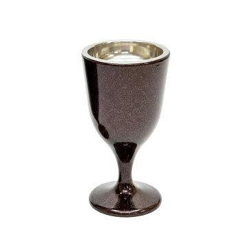 &nbsp;シェリー仏器 パールブラウンステンレス製のオトシ付き【シェリー仏器 パールブラウン】 fk094igrjs 小さなワイングラス型の仏器です。サイズφ50×H95mm個装サイズ：95×32×32cm重量個装重量：100g素材・材質AS・ABS・ステンレス仕様表面加工:ウレタン生産国日本 広告文責 (有)イースクエアTEL:0120-532-772 ※お客さま都合による、ご注文後の[キャンセル][変更][返品][交換]はお受けできませんのでご注意下さいませ。※当店では、すべての商品で在庫を持っておりません。記載の納期を必ずご確認ください。※ご注文いただいた場合でもメーカーの[在庫切れ][欠品][廃盤]などの理由で、[記載の納期より発送が遅れる][発送できない]場合がございます。その際は、当店よりご連絡させていただきます。あらかじめご了承ください。※こちらの商品は【他商品との同梱】ができません。※こちらの商品は【ギフトサービス】をお受けすることができません。 こちらの商品は【お取り寄せ(14営業日以内に発送予定)】となります。