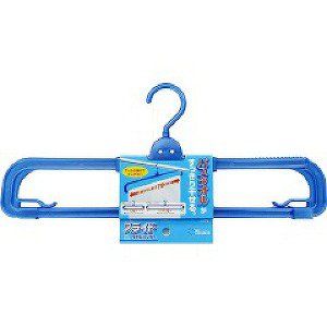 　ギフトサービスについてフェイスタオルやスポーツタオルはもちろん、スライドして伸ばせば大判のバスタオルまで干せるタオルハンガー。最大干し幅は約70cm。幅70cmの大判バスタオルもすっきり干せます。縮めると約36cmのフェイスタオルサイズ。タオルの幅に合わせてコンパクトにタオルが干せます。フックは回転するので、鴨居やカーテンレールにも掛けられ、便利。物干し竿の幅を取らず省スペースで干せるので、一晩でたくさんの人がお風呂に入る大家族や、物干し竿が設置できないお部屋に最適。サイズ(約):42×17×厚み1.5cm(最大幅76cm)個装サイズ(約) 幅18×奥行42.5×高さ2cm材質:ポリプロピレン商品特徴一覧洗濯ハンガー、4901065881251、通信販売、通販、販売、買う、購入、お店、売っている、ショッピング【オーエ マイランドリー2 スライドタオルハンガー】広告文責(有)イースクエアTEL:0120-532-772フェイスタオルやスポーツタオルはもちろん、スライドして伸ばせば大判のバスタオルまで干せるタオルハンガー。最大干し幅は約70cm。幅70cmの大判バスタオルもすっきり干せます。縮めると約36cmのフェイスタオルサイズ。タオルの幅に合わせてコンパクトにタオルが干せます。フックは回転するので、鴨居やカーテンレールにも掛けられ、便利。物干し竿の幅を取らず省スペースで干せるので、一晩でたくさんの人がお風呂に入る大家族や、物干し竿が設置できないお部屋に最適。サイズ(約):42×17×厚み1.5cm(最大幅76cm)個装サイズ(約) 幅18×奥行42.5×高さ2cm材質:ポリプロピレン※お客さま都合による、ご注文後の[キャンセル][変更][返品][交換]はお受けできませんのでご注意下さいませ。※当店では、すべての商品で在庫を持っておりません。記載の納期を必ずご確認ください。※ご注文いただいた場合でもメーカーの[在庫切れ][欠品][廃盤]などの理由で、[記載の納期より発送が遅れる][発送できない]場合がございます。その際は、当店よりご連絡させていただきます。あらかじめご了承ください。※リニューアル等により パッケージ、仕様、セット内容 が変更になる場合がございます。予めご了承下さい。こちらの商品は【お取り寄せ(7〜10営業日以内に発送予定)】となります。あらかじめご了承くださいませ。