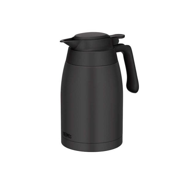 　ギフトサービスについて食洗機対応の卓上ポットが新登場！飲み頃長持ち。ステンレス製魔法びん構造で高い保温・保冷力。食洗機対応になって、お手入れ簡単！いつも清潔。押すだけで注げるワンタッチレバーで片手でもらくらく。約7cmの広口なので手が入りやすく、洗いやすい！サイズ(約)幅18×奥行12.5×高さ22.5cm口径サイズ(約)7cm容量(約)1.5L重量(約)0.6kg内びん/ステンレス鋼 胴部/ステンレス鋼(アクリル樹脂塗装) ハンドル・下フタ・中せん・バルブ/ポリプロピレン パッキン/シリコーンゴム保温効力:72度以上(10時間) 保冷効力:10度以下(10時間)製造国:中国商品特徴一覧#ステンレス、#お手入れ簡単、#食洗機使用可、#洗いやすい、#いつも清潔、#食洗機対応、#保温効果の高い、4562344407861、通信販売、通販、販売、買う、購入、お店、売っている、ショッピング▼関連商品はこちら。サーモス ステンレスポット 1.5L TTG-1500 S [ステンレス]サーモス ステンレスポット 1.5L TTG-1500 IV [アイボリー]サーモス ステンレスポット 1.5L TTG-1500 BW [ブラウン]【サーモス ステンレスポット 1.5L TTG-1500 DGY [ダークグレー]】広告文責(有)イースクエアTEL:0120-532-772食洗機対応の卓上ポットが新登場！飲み頃長持ち。ステンレス製魔法びん構造で高い保温・保冷力。食洗機対応になって、お手入れ簡単！いつも清潔。押すだけで注げるワンタッチレバーで片手でもらくらく。約7cmの広口なので手が入りやすく、洗いやすい！サイズ(約)幅18×奥行12.5×高さ22.5cm口径サイズ(約)7cm容量(約)1.5L重量(約)0.6kg内びん/ステンレス鋼 胴部/ステンレス鋼(アクリル樹脂塗装) ハンドル・下フタ・中せん・バルブ/ポリプロピレン パッキン/シリコーンゴム保温効力:72度以上(10時間) 保冷効力:10度以下(10時間)製造国:中国※お客さま都合による、ご注文後の[キャンセル][変更][返品][交換]はお受けできませんのでご注意下さいませ。※当店では、すべての商品で在庫を持っておりません。記載の納期を必ずご確認ください。※ご注文いただいた場合でもメーカーの[在庫切れ][欠品][廃盤]などの理由で、[記載の納期より発送が遅れる][発送できない]場合がございます。その際は、当店よりご連絡させていただきます。あらかじめご了承ください。※リニューアル等により パッケージ、仕様、セット内容 が変更になる場合がございます。予めご了承下さい。こちらの商品は【お取り寄せ(7〜10営業日以内に発送予定)】となります。あらかじめご了承くださいませ。