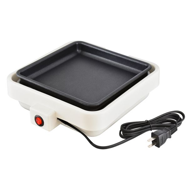 　ギフトサービスについて・商品名: 【お手入れ楽々】ミニホットプレート・型番: COK-YH75B-W・JANコード: 4971275812024・販売元: (株)オーム電機【特長】●プレートが取り外せて、簡単丸洗いできるミニホットプレート●フッ素樹脂加工プレート使用で、お手入れが楽々【仕様】■定格電圧:AC100V 50/60Hz■定格消費電力:750W■本体寸法:(約)幅237×高さ85×奥行き260mm(プレート含む)■質量:(約)1040g(プレート含む)■コード長:(約)1.4m※製品の仕様は予告なく変更されることがあります。商品特徴一覧【生活家電・キッチン小物 → 調理器具】、COK-YH75B-W、(株)オーム電機、08-1202、4971275812024、通信販売、通販、販売、買う、購入、お店、売っている、ショッピング【ミニホットプレート (COK-YH75B-W)】広告文責(有)イースクエアTEL:0120-532-772・商品名: 【お手入れ楽々】ミニホットプレート・型番: COK-YH75B-W・JANコード: 4971275812024・販売元: (株)オーム電機【特長】●プレートが取り外せて、簡単丸洗いできるミニホットプレート●フッ素樹脂加工プレート使用で、お手入れが楽々【仕様】■定格電圧:AC100V 50/60Hz■定格消費電力:750W■本体寸法:(約)幅237×高さ85×奥行き260mm(プレート含む)■質量:(約)1040g(プレート含む)■コード長:(約)1.4m※製品の仕様は予告なく変更されることがあります。※お客さま都合による、ご注文後の[キャンセル][変更][返品][交換]はお受けできませんのでご注意下さいませ。※当店では、すべての商品で在庫を持っておりません。記載の納期を必ずご確認ください。※ご注文いただいた場合でもメーカーの[在庫切れ][欠品][廃盤]などの理由で、[記載の納期より発送が遅れる][発送できない]場合がございます。その際は、当店よりご連絡させていただきます。あらかじめご了承ください。※リニューアル等により パッケージ、仕様、セット内容 が変更になる場合がございます。予めご了承下さい。※製品の詳細については、メーカーの製品ページをご覧ください。こちらの商品は【お取り寄せ(5〜7営業日以内に発送予定)】となります。あらかじめご了承くださいませ。