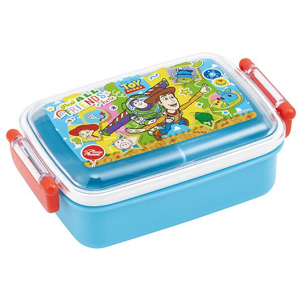 　ギフトサービスについて食洗機対応のお弁当箱(ランチボックス)。フタが盛り上がっていて、お料理などをふわっと盛り付けられる。おかずが片寄りにくい高い仕切り付き。パッキンと止具でしっかり密封。フタを外して電子レンジ加熱OK。お弁当箱1/2に入るご飯の量、お茶碗(約200ml) 約1.1杯。名前シール入り。■サイズ・容量: サイズ:約170×105×60mm容量:約450ml■生産地:日本■素材・成分:フタ/AS樹脂 (耐熱温度/100度)本体・仕切/ポリプロピレン (耐熱温度/140度)止め具/ABS樹脂 (耐熱温度/100度)パッキン/シリコーンゴム (耐熱温度/140度)■パッケージ:個包装■商品札:無し商品特徴一覧スケーター(Skater)、721908-RBF3AN、ディズニー トイ・ストーリー TOY STORY、生活雑貨 → 食器・キッチン → お弁当グッズ → お弁当箱、ディズニー、スケーター、toy、トイ・ストーリー、ふわっとフタタイトランチボックス角型、公式、4973307721908、通信販売、通販、販売、買う、購入、お店、売っている、ショッピング▼関連商品はこちら。トイ・ストーリー 26 食洗機対応 ふわっとフタタイトランチボックス小判 スケータートイ・ストーリー 26 食洗機対応 直飲みプラワンタッチボトル 水筒 スケータートイ・ストーリー 26 食洗機対応 スライド箸＆箸箱セット (名入れスペース付箸) スケータートイ・ストーリー 26 抗菌 食洗機対応 プラコップ スケータートイ・ストーリー 26 コップ袋 スケータートイ・ストーリー 26 ランチ巾着 スケータートイ・ストーリー 26 おしぼりセット スケータートイ・ストーリー 26 超軽量コンパクトロック付ワンプッシュダイレクトステンレスボトル スケータートイ・ストーリー 26 食洗機対応 スライド式トリオセット スケータートイ・ストーリー 26 シール容器 3Pセット スケータートイ・ストーリー 26 ランチクロス スケーター【トイ・ストーリー 26 ふわっとフタタイトランチボックス角型 スケーター】広告文責(有)イースクエアTEL:0120-532-772食洗機対応のお弁当箱(ランチボックス)。フタが盛り上がっていて、お料理などをふわっと盛り付けられる。おかずが片寄りにくい高い仕切り付き。パッキンと止具でしっかり密封。フタを外して電子レンジ加熱OK。お弁当箱1/2に入るご飯の量、お茶碗(約200ml) 約1.1杯。名前シール入り。■サイズ・容量: サイズ:約170×105×60mm容量:約450ml■生産地:日本■素材・成分:フタ/AS樹脂 (耐熱温度/100度)本体・仕切/ポリプロピレン (耐熱温度/140度)止め具/ABS樹脂 (耐熱温度/100度)パッキン/シリコーンゴム (耐熱温度/140度)■パッケージ:個包装■商品札:無し※お客さま都合による、ご注文後の[キャンセル][変更][返品][交換]はお受けできませんのでご注意下さいませ。※当店では、すべての商品で在庫を持っておりません。記載の納期を必ずご確認ください。※ご注文いただいた場合でもメーカーの[在庫切れ][欠品][廃盤]などの理由で、[記載の納期より発送が遅れる][発送できない]場合がございます。その際は、当店よりご連絡させていただきます。あらかじめご了承ください。※リニューアル等により パッケージ、仕様、セット内容 が変更になる場合がございます。予めご了承下さい。こちらの商品は【お取り寄せ(7〜10営業日以内に発送予定)】となります。あらかじめご了承くださいませ。