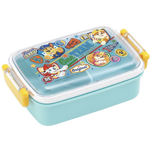 　ギフトサービスについて食洗機対応のお弁当箱(ランチボックス)。フタが盛り上がっていて、お料理などをふわっと盛り付けられる。おかずが片寄りにくい高い仕切り付き。パッキンと止具でしっかり密封。フタを外して電子レンジ加熱OK。お弁当箱1/2に入るご飯の量、お茶碗(約200ml) 約1.1杯。名前シール入り。■サイズ・容量: サイズ:約170×105×60mm容量:約450ml■生産地:日本■素材・成分:フタ/AS樹脂 (耐熱温度/100度)本体・仕切/ポリプロピレン (耐熱温度/140度)止め具/ABS樹脂 (耐熱温度/100度)パッキン/シリコーンゴム (耐熱温度/140度)■パッケージ:個包装■商品札:無し商品特徴一覧スケーター(Skater)、747663-RBF3AN、パウ・パトロール PAW PATROL、生活雑貨 → 食器・キッチン → お弁当グッズ → お弁当箱、スケーター、トロール、Paw、ふわっとフタタイトランチボックス角型、4973307747663、通信販売、通販、販売、買う、購入、お店、売っている、ショッピング【パウ・パトロール 27 ふわっとフタタイトランチボックス角型 スケーター】広告文責(有)イースクエアTEL:0120-532-772食洗機対応のお弁当箱(ランチボックス)。フタが盛り上がっていて、お料理などをふわっと盛り付けられる。おかずが片寄りにくい高い仕切り付き。パッキンと止具でしっかり密封。フタを外して電子レンジ加熱OK。お弁当箱1/2に入るご飯の量、お茶碗(約200ml) 約1.1杯。名前シール入り。■サイズ・容量: サイズ:約170×105×60mm容量:約450ml■生産地:日本■素材・成分:フタ/AS樹脂 (耐熱温度/100度)本体・仕切/ポリプロピレン (耐熱温度/140度)止め具/ABS樹脂 (耐熱温度/100度)パッキン/シリコーンゴム (耐熱温度/140度)■パッケージ:個包装■商品札:無し※お客さま都合による、ご注文後の[キャンセル][変更][返品][交換]はお受けできませんのでご注意下さいませ。※当店では、すべての商品で在庫を持っておりません。記載の納期を必ずご確認ください。※ご注文いただいた場合でもメーカーの[在庫切れ][欠品][廃盤]などの理由で、[記載の納期より発送が遅れる][発送できない]場合がございます。その際は、当店よりご連絡させていただきます。あらかじめご了承ください。※リニューアル等により パッケージ、仕様、セット内容 が変更になる場合がございます。予めご了承下さい。こちらの商品は【お取り寄せ(7〜10営業日以内に発送予定)】となります。あらかじめご了承くださいませ。