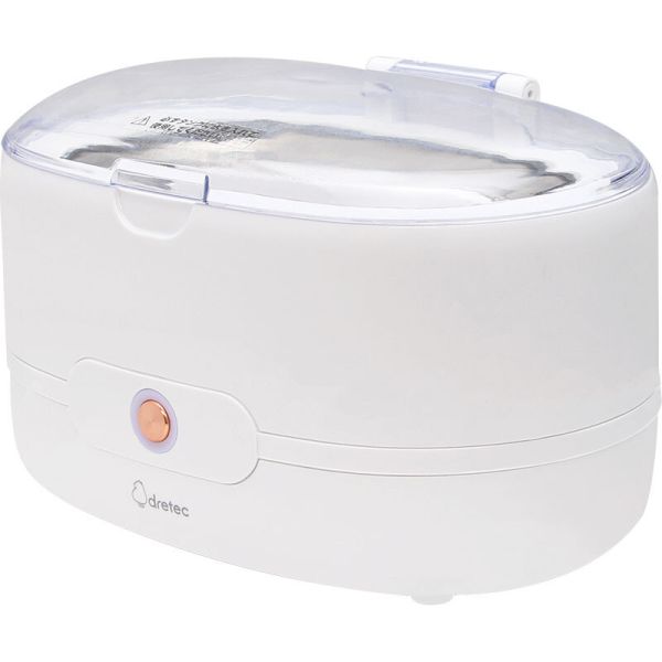 　ギフトサービスについて商品サイズ:約 幅200×奥行132×高さ130mm商品重量:約770g(付属品含)パッケージ形態:化粧箱 パッケージサイズ:約 幅23.5×奥行17.5×高さ16.5cmパッケージ重量:約1017g■生産地:中国■素材・成分:本体・洗浄カゴ・洗浄ホルダー:ABS樹脂フタ:AS樹脂、タンク:ステンレス■パッケージ:個包装■製造年:202643kHzの超音波振動で微細な汚れを効率よく除去する、家庭用超音波洗浄器です。メガネ、アクセサリー、腕時計の金属バンド、入れ歯、メイクブラシなど、日常的に使用する小物類を水だけで簡単に洗浄できます。1秒間に43,000回の高速振動により発生する微細気泡が、手洗いでは届きにくい細部の汚れまでしっかり洗浄。約5分の自動オフ機能付きで、手軽かつ安全に使用できます。商品特徴一覧936015、電化製品 → 生活家電 → 掃除機・洗浄器・毛玉とり → 洗浄器、4536117036015、通信販売、通販、販売、買う、購入、お店、売っている、ショッピング【超音波洗浄器 ソニクリア コフレ ホワイト】広告文責(有)イースクエアTEL:0120-532-772商品サイズ:約 幅200×奥行132×高さ130mm商品重量:約770g(付属品含)パッケージ形態:化粧箱 パッケージサイズ:約 幅23.5×奥行17.5×高さ16.5cmパッケージ重量:約1017g■生産地:中国■素材・成分:本体・洗浄カゴ・洗浄ホルダー:ABS樹脂フタ:AS樹脂、タンク:ステンレス■パッケージ:個包装■製造年:202643kHzの超音波振動で微細な汚れを効率よく除去する、家庭用超音波洗浄器です。メガネ、アクセサリー、腕時計の金属バンド、入れ歯、メイクブラシなど、日常的に使用する小物類を水だけで簡単に洗浄できます。1秒間に43,000回の高速振動により発生する微細気泡が、手洗いでは届きにくい細部の汚れまでしっかり洗浄。約5分の自動オフ機能付きで、手軽かつ安全に使用できます。※お客さま都合による、ご注文後の[キャンセル][変更][返品][交換]はお受けできませんのでご注意下さいませ。※当店では、すべての商品で在庫を持っておりません。記載の納期を必ずご確認ください。※ご注文いただいた場合でもメーカーの[在庫切れ][欠品][廃盤]などの理由で、[記載の納期より発送が遅れる][発送できない]場合がございます。その際は、当店よりご連絡させていただきます。あらかじめご了承ください。※リニューアル等により パッケージ、仕様、セット内容 が変更になる場合がございます。予めご了承下さい。こちらの商品は【お取り寄せ(14営業日以内に発送予定)】となります。あらかじめご了承くださいませ。