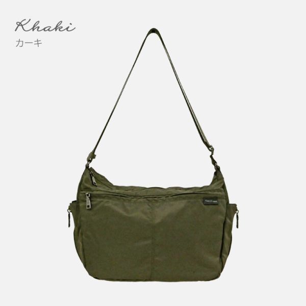 　ギフトサービスについて　楽天国際配送対象店舗 （海外配送）　Rakuten International Shipping【メール便(定形外郵便)の配送について】※こちらの商品は、[メール便(定形外郵便)]での発送となります。※他商品との同梱された場合は、[宅配便]での発送となり通常の送料が掛かります。※[他商品との同梱][代金引換][配達日時指定]でのご注文をお受けできません。※原則ポスト投函となります。通常の[宅配便]と違い配達までのお時間が掛かる場合があります。A4サイズが入る、通勤や通学にも使い勝手のよいショルダーバッグ。多収納で撥水加工付き。上質なナイロン素材と刻印入りのファスナー金具で高級感のあるバッグです。[ Y'SACCS ]「シンプル・アヴァンギャルド・機能性」をコンセプトに誕生した、世界中のファッショニスタから愛されるブランド。「タイムレス・エイジレス・ジェンダーレス」を軸に、シンプルで機能的なバッグを追及したトリビュートライン。1ランクアップの高級素材を使い、1ランクアップの使いやすいバッグです。Y'SACCS(イザック)【本体】(約)高さ27cm×横31cm×マチ11cm【ショルダー】(約)72〜134cm【収納】メイン(ファスナーポケット×1オープンポケット×2)前面ファスナーポケット(オープンポケット×2)背面ファスナーポケット両サイドポケット【開口】ファスナー【重量】(約)480g■生産地:中国■素材・成分:ナイロン■パッケージ:個包装■商品札:有り商品特徴一覧レディース 通勤 旅行 多収納 A4 ナイロン 撥水、水、収納、ショルダー、通勤、イザック バッグ、撥、yv02702、Y'SACCS(イザック)、ファッション → バッグ・財布 → バッグ → ショルダーバッグ、通信販売、通販、販売、買う、購入、お店、売っている、ショッピング▼関連商品はこちら。Y'SACCS(イザック) ショルダーバッグ Lサイズ yv02702 [BK]10.クロY'SACCS(イザック) ショルダーバッグ Lサイズ yv02702 [DGY]15.Dグレー【Y'SACCS(イザック) ショルダーバッグ Lサイズ yv02702 [KH]86.カーキ】広告文責(有)イースクエアTEL:0120-532-772A4サイズが入る、通勤や通学にも使い勝手のよいショルダーバッグ。多収納で撥水加工付き。上質なナイロン素材と刻印入りのファスナー金具で高級感のあるバッグです。[ Y'SACCS ]「シンプル・アヴァンギャルド・機能性」をコンセプトに誕生した、世界中のファッショニスタから愛されるブランド。「タイムレス・エイジレス・ジェンダーレス」を軸に、シンプルで機能的なバッグを追及したトリビュートライン。1ランクアップの高級素材を使い、1ランクアップの使いやすいバッグです。Y'SACCS(イザック)【本体】(約)高さ27cm×横31cm×マチ11cm【ショルダー】(約)72〜134cm【収納】メイン(ファスナーポケット×1オープンポケット×2)前面ファスナーポケット(オープンポケット×2)背面ファスナーポケット両サイドポケット【開口】ファスナー【重量】(約)480g■生産地:中国■素材・成分:ナイロン■パッケージ:個包装■商品札:有り※お客さま都合による、ご注文後の[キャンセル][変更][返品][交換]はお受けできませんのでご注意下さいませ。※当店では、すべての商品で在庫を持っておりません。記載の納期を必ずご確認ください。※ご注文いただいた場合でもメーカーの[在庫切れ][欠品][廃盤]などの理由で、[記載の納期より発送が遅れる][発送できない]場合がございます。その際は、当店よりご連絡させていただきます。あらかじめご了承ください。※実寸サイズとは多少異なる場合がございます。※画像はご覧になっているモニターやパソコンなどにより、実際の商品と多少色味が異なって見える場合がございますので予めご了承下さいませ。【メール便(定形外郵便)の配送について】※こちらの商品は、[メール便(定形外郵便)]での発送となります。※他商品との同梱された場合は、[宅配便]での発送となり通常の送料が掛かります。※[他商品との同梱][代金引換][配達日時指定]でのご注文をお受けできません。※原則ポスト投函となります。通常の[宅配便]と違い配達までのお時間が掛かる場合があります。こちらの商品は【お取り寄せ(14営業日以内に発送予定)】となります。あらかじめご了承くださいませ。