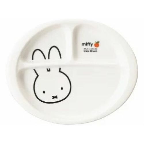 　ギフトサービスについて【金正陶器】■サイズ・容量: 230×185×30mm■生産地:日本■素材・成分:磁器★人気キャラクターミッフィーのランチプレート★子供にはもちろん大人の方でも使えるかわいいランチプレート！子供と同じランチプレートで食事をすると楽しいはず。★電子レンジ、家庭用食洗器にも対応。商品特徴一覧ミッフィー、プレート、ランチ、アップル、【金正陶器】、【金正陶器】、生活雑貨 → 食器・キッチン → 食器 → 皿 → ランチプレート、4964412242075、通信販売、通販、販売、買う、購入、お店、売っている、ショッピング▼関連商品はこちら。ミッフィー たっぷりマグ アニマルズミッフィー すくいやすい食器 アップルミッフィー ブリオン アップルミッフィー フルーツ皿 アップルミッフィー カレー皿 アップルミッフィー ラーメン丼 アップルミッフィー 波佐見焼 小皿(水玉) 219127ミッフィー 波佐見焼 ゆのみ(水玉) 219126ミッフィー 波佐見焼 茶碗(水玉) 219125【ミッフィー ランチプレート アップル】広告文責(有)イースクエアTEL:0120-532-772【金正陶器】■サイズ・容量: 230×185×30mm■生産地:日本■素材・成分:磁器★人気キャラクターミッフィーのランチプレート★子供にはもちろん大人の方でも使えるかわいいランチプレート！子供と同じランチプレートで食事をすると楽しいはず。★電子レンジ、家庭用食洗器にも対応。※お客さま都合による、ご注文後の[キャンセル][変更][返品][交換]はお受けできませんのでご注意下さいませ。※当店では、すべての商品で在庫を持っておりません。記載の納期を必ずご確認ください。※ご注文いただいた場合でもメーカーの[在庫切れ][欠品][廃盤]などの理由で、[記載の納期より発送が遅れる][発送できない]場合がございます。その際は、当店よりご連絡させていただきます。あらかじめご了承ください。※リニューアル等により パッケージ、仕様、セット内容 が変更になる場合がございます。予めご了承下さい。こちらの商品は【お取り寄せ(14営業日以内に発送予定)】となります。あらかじめご了承くださいませ。