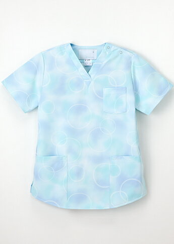 　ギフトサービスについて　楽天国際配送対象店舗 （海外配送）　Rakuten International Shipping【メール便(クリックポスト)の配送について】※こちらの商品は、[メール便(クリックポスト)]での発送となります。※他商品との同梱された場合は、[宅配便]での発送となり通常の送料が掛かります。※[他商品との同梱][代金引換][配達日時指定]でのご注文をお受けできません。※原則ポスト投函となります。通常の[宅配便]と違い配達までのお時間が掛かる場合があります。■型番: CI-4777■製品名: 女子スクラブ■掲載: 2025/Naway(R)/ナウェイ[55]明るく楽しくハツラツとして、ゆったりシルエットのスクラブです。すそのカーブラインは優しさをさらに強調しています。●左胸、両腰ポケット・ポリエステル85%綿15%(制電糸入り)・ニット(ワープニット)●”癒し”をテーマにしたプリント柄で、見る方の気持ちを穏やかな気分にします。●再生ポリエステル糸を使用しているためグリーン購入法に対応できます。●適度な伸縮性が動きやすさをもたらせています。●特殊仕上により吸水、防汚効果を付加しています。●業務用洗濯にも耐えうる形態安定素材です。商品特徴一覧ナガイレーベン、NAGAILEBEN、白衣、医療白衣、ナースウェア、Naway(R)/ナウェイ → Nurse&Doctor Wear → ゆらぎ、CI、4777、Naway(R)/ナウェイ、55、通信販売、通販、販売、買う、購入、お店、売っている、ショッピング▼関連商品はこちら。[ナガイレーベン] 女子スクラブ (CI-4777) [ピンク]【[ナガイレーベン] 女子スクラブ (CI-4777) [ブルー]】広告文責(有)イースクエアTEL:0120-532-772■型番: CI-4777■製品名: 女子スクラブ■掲載: 2025/Naway(R)/ナウェイ[55]明るく楽しくハツラツとして、ゆったりシルエットのスクラブです。すそのカーブラインは優しさをさらに強調しています。●左胸、両腰ポケット・ポリエステル85%綿15%(制電糸入り)・ニット(ワープニット)●”癒し”をテーマにしたプリント柄で、見る方の気持ちを穏やかな気分にします。●再生ポリエステル糸を使用しているためグリーン購入法に対応できます。●適度な伸縮性が動きやすさをもたらせています。●特殊仕上により吸水、防汚効果を付加しています。●業務用洗濯にも耐えうる形態安定素材です。※お客さま都合による、ご注文後の[キャンセル][変更][返品][交換]はお受けできませんのでご注意下さいませ。※当店では、すべての商品で在庫を持っておりません。記載の納期を必ずご確認ください。※ご注文いただいた場合でもメーカーの[在庫切れ][欠品][廃盤]などの理由で、[記載の納期より発送が遅れる][発送できない]場合がございます。その際は、当店よりご連絡させていただきます。あらかじめご了承ください。※メーカー在庫依存のため、無い場合は1〜2ヶ月程度かかる場合や廃番商品の場合があります。在庫切れの場合は、すみやかにご連絡いたします。【メール便(クリックポスト)の配送について】※こちらの商品は、[メール便(クリックポスト)]での発送となります。※他商品との同梱された場合は、[宅配便]での発送となり通常の送料が掛かります。※[他商品との同梱][代金引換][配達日時指定]でのご注文をお受けできません。※原則ポスト投函となります。通常の[宅配便]と違い配達までのお時間が掛かる場合があります。こちらの商品は【お取り寄せ(14営業日以内に発送予定)】となります。あらかじめご了承くださいませ。