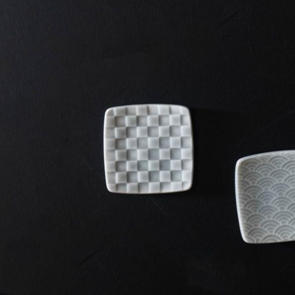 小田陶器 吉祥-kissho- 箸置き 市松 薄灰