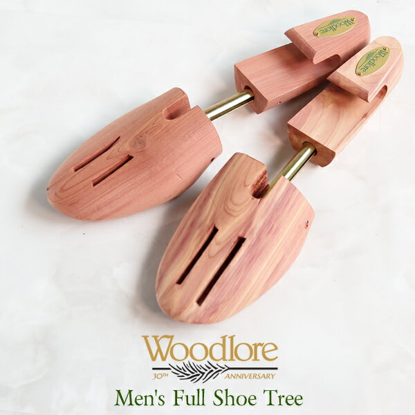 メーカー希望小売価格はメーカーサイトに基づいて掲載していますBrand - ブランド 情報♪ Woodlore (ウッドロア) Men's Full Shoe Tree (メンズ フル シューツリー) 男性用 木製 シューキーパー シダー 杉 商品紹介 ブランド Woodlore 【ウッドロア】 商品名 Men's Full Shoe Tree 【メンズ フル シューツリー】 男性用 木製 シューキーパー シダー 杉 商品紹介 Woonlore(ウッドロア)社は1987年、 米国歴代大統領も愛用するシューズブランド「アレンエドモンズ」の 子会社として設立されました。 最初は特別なテーラーだけに取り扱われていましたが、 シダーがもつ優れた防臭・防虫効果と品質の高さが支持され、 徐々に販路が拡大していきました。 現在ではハンガーや収納ボックスなど、クロージングケアを手がける エコなブランドとして世界中で愛用されています。 そのウッドロア社から、伝統的なタイプを好む人におすすめの「フルシューツリー」です。 つま先部分が分割されている以外は「コンビネーションモデル」とよく似たデザインです。 先端の通気用の溝を通して、臭いや湿気をかかとのほうに分散させてくれる設計。 甲の部分がやや低めになっているので、アメリカ製や日本製の靴に合います。 天然のレッドシダーを含んだアロマティックシダーを使用しているので、 吸湿性・防虫・防カビ効果に優れています。 原材料 シダー ※アメリカ産 ※製造国は中国です。 サイズ Small：25-26.5cm Medium：27-28cm Large：28.5-29.5cm ※日本サイズに換算したサイズ表記です。 ※ワイズ：E 天然木のご注意 ・木目や色味などに個体差がありますが、天然木の特性としてお楽しみください。 ・木目が左右非対称であったり、小さなキズがある場合がございます。 ・出荷時は多少ですが木の粉が表面についております。 ・表面に白い粉状のものが付いている場合がございますが、 シダーの成分が結晶化したものですので、拭き取ってご使用いただければ問題ございません。 ・シダーの効果を活かすため、ウッド部分は塗装されておりません。 そのため樹液の染み出しや、木の継ぎ目が目立つ場合がございます ※ご注意 ※サイズが一つ一つ若干異なる場合があります。 ※インポート品のため輸入中につく、細かな汚れ・キズ・クセ付き、 縫製や細部の仕上がりがあまい場合があります。 ※商品の仕様は生産工場・生産時期により異なる場合がございます。 また、予告なく仕様変更し入荷する場合がありますので、何卒ご了承くださいませ。 以上につきましてはメーカーで良品として流通しているものになりますので、 使用に問題がない限り、返品の対象とはなりませんのでご了承ください。 ※画面上の色はパソコンの環境やディスプレイの設定により、実物とは異なる場合があります。 以上の点にご了承の上ご注文下さいませ。