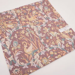 e-たおるや楽天市場支店のLIBERTY リバティ ハンカチ レディース 48×48cm 動物＆花柄 日本製 ビジネス 学生 おしゃれ プチギフト｜アングル2