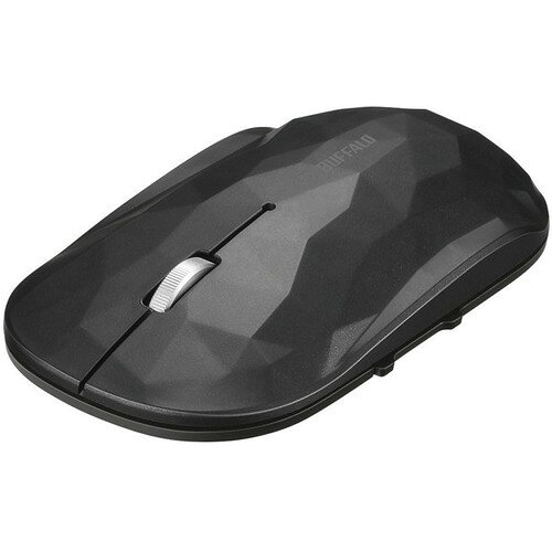 バッファロー BSMBB530GBK Bluetoothマウス 黒発売日：2021年10月22日●レシーバー不要のBluetooth接続でスマートに使える Bluetooth(R)5.0を採用。Bluetooth(R)搭載タブレットやパソコンならレシーバー無しで接続でき、USBポートをふさぎません。※Bluetooth Low Enargy(BLE)の低消費電力通信に対応しており、単三乾電池1本で約2.7年使用できます。●持ち運びに便利なスリムボディー かばんにもすっきり収まる、重ねて持ち運びやすい、厚さ26mmのスリムなボディーのマウスです。●戻る」「進む」ボタンで快適ブラウジング マウス左側のブラウジングボタンで、Webブラウザーの「戻る」「進む」の操作が可能。インターネット閲覧を快適にします。※ブラウジングボタンはWindowsのみ対応しています。●スリムでも操作しやすいデザイン握り心地と操作性にこだわって設計したサイドエッジはホールドしやすく、スリムでも快適にご使用いただけます。●持ち運びのリスクを軽減する耐衝撃ボディー 米軍採用品の選定に用いられる米国MIL規格「MIL-STD-810G 516.6 procedure IV」に準拠しており、万が一の落下の衝撃や移動中の振動にも安心です。●擦れや指紋汚れに強い表面コーティング 表面に3H耐摩耗性・防指紋コーティングを施しており、持ち運んでもキレイに保つことができます。●パワーポイントのスライド操作ができるプレゼンテーションモード搭載 パワーポイントのスライドショー時に役立つ機能を割り当て。スライド送り・戻し・ブラックアウト(暗転)をマウス上で操作できるためプレゼンテーションデバイスとして利用することができます。●さまざまなデスク環境でも快適に操作できる読取性能BlueLEDセンサー採用で、木目やガラステーブル、大理石やソファー上でもしっかり動作。外出先のさまざまなデスク環境に対応できます。●静かな場所でも操作音が気にならない静音設計 通常のマウスと変わらないクリック感がありながら、静かな場所でもカチカチという音が気にならない静かなクリック音を実現。またホイールボタンも静音化し、さらに静かなマウスとなっています。会議中、夜中、カフェなどで周囲を気にせずに使用できます。●快適操作を実現するカーソル速度切替機能搭載 用途に合わせてDPI(600/1200dpi)を2通りに切り替え可能。【仕様】対応機種：Bluetooth(R)内蔵のWindowsパソコン、Mac、Android端末 Bluetooth(R)アダプターが接続されたWindowsパソコン、Macインターフェース：Bluetooth(R)5.0 Class2/HID、HOGP(HID over GATT Profile)センサー方式：BlueLED光学式分解能DPI：600/1200dpi電波周波数：2.4GHzアルカリ乾電池を使用時の目安：想定使用可能時間:最大972日電源：単3乾電池(1本)外形寸法(幅×高さ×奥行)：約62×26×111mm質量：約60g(電池含まず)動作保証環境 結露なきこと：温度5℃〜40℃、湿度5%〜85%保証期間：1年主な付属品：単3乾電池(1本)※、取扱説明書/保証書 ※動作確認用