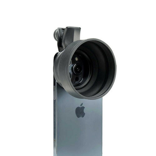 EXPLH01 ケンコー EXAPRO フィルタークリップ+Lens Hood セット EXPLH01 ●ケンコー・トキナーが送る、新しいアクセサリーブランド『EXAPRO』その第一弾の「EXAPRO フィルタークリップ」は、スマートフォンを用いた撮影で、フィルターワークを楽しむことができるクリップ式のフィルターアダプターです。『フィルタークリップ＋Black Mist No.05』、『フィルタークリップ＋Variable ND Initial』、『フィルタークリップ＋Lens Hood』、『フィルタークリップ単品』の4商品をラインナップ。装着はクリップ式なので、撮影したいときにさっと取り出してスマートフォンに挟むだけ。思いついたクリエイティブを逃しません。ネジストッパーで、ピッタリとフィルターの位置を決めることが出来ます。”EXAPRO”とは・・・EXAPROは、スマートフォンで写真や動画を撮影するすべての人に向けてケンコー・トキナーが提案する、スマートフォンを中心とした新しいアクセサリブランドです。街行く人のほとんどがスマートフォンという「カメラ」を持つ時代。撮影を楽しみながら、もっとクリエイティブで、もっとプロフェッショナルな「表現者」になって欲しい。そんな願いが込められています。ケンコー・トキナーはEXAPROを通して、スマートフォンで撮影を楽しめる様々な製品をご提案してまいります。【製品特長】ガラスの反射や映り込みを防ぐレンズフードとセット飛行機や新幹線、展望台やホテルの部屋など、ガラス越しの撮影では映り込みや反射でせっかくの景色が台無しになってしまった、という経験はありませんか？EXAPROレンズフードを使えばレンズに入ってしまう光を効果的に遮断し、ガラス越しでもクリアでキレイな映像を撮ることができます。レンズフードはラバー製なので、折りたためば短くすることもできます。
