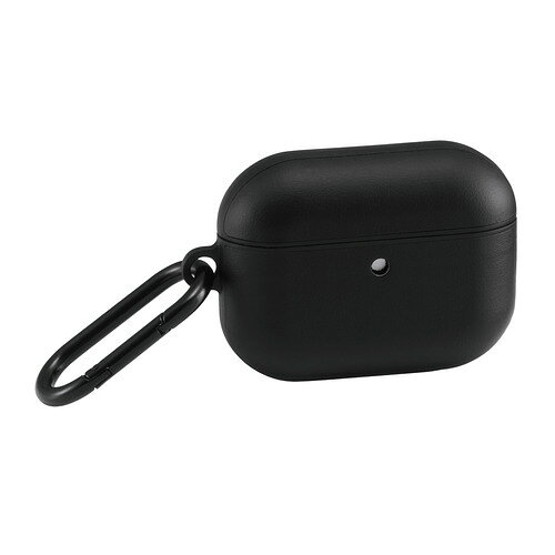 エレコム AVA-AP07PLCBK AirPods Pro 3 ケース MagSafe対応 レザー調 TPU 耐衝撃 カラビナ付 落下防止 ブラック ●MagSafe充電にも対応!持ち運びしやすいカラビナが付いた、なめらかで手に馴染む質感のAirPods Pro 3用スムースタッチケースです。●ケースの内側全周に、衝撃吸収効率の高いエアークッションを採用しています。●シリコン素材より強く耐久性に優れたTPU(熱可塑性ポリウレタン)素材を使用しています。●ケースを装着したまま、MagSafe充電器などのワイヤレス充電器、または純正ケーブルでの充電が可能です。●※形状によっては接続できないケーブルがあります。●ケース装着時でもインジケーターランプが見えるので、機器本体の状態を一目でチェックできます。●本体のカラビナホールに取り付け可能な、持ち運びやすく腰やかばんに装着できるカラビナが付属しています。●側面のストラップホールには、お好みのストラップを取り付けられます。●※本製品にストラップは付属していません。&nbsp;【仕様】対応機種：AirPods Pro 3セット内容：ケース本体×1、カラビナ×1、両面テープ材質：ケース本体:TPU(熱可塑性ポリウレタン)・合成皮革、カラビナ:亜鉛合金カラー：ブラックワイヤレス充電器対応：○