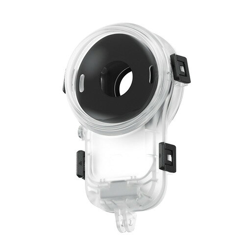 Insta360 CINSBBXG-01 X6用潜水ケースPro 水深60mまで ブラック発売日：2026年8月13日●水面下でもプロ品質の360度映像を実現美しい水中撮影のために設計され、水中でも息をのむような360度映像を実現します。水深60mまで、安心してダイビングが可能となります。コンパクトで洗練されたデザインにより、持ち運びやすく、操作も簡単です。* 潜水ケースは、付属の水中レンズと組み合わせて使用してください。●プロ仕様の光学設計水中の光の屈折に合わせて最適化されています。付属のレンズを使用すれば、シャープで透き通るような映像を撮影できます。* 水中レンズは、湿度70％未満の乾燥した無塵環境で交換してください。湿度が高い場合は、除湿機やエアコンで除湿し、レンズの曇りを防いでください。●自動で検出、ワンタップで撮影カメラが潜水ケースを検知すると、適切なモードに自動で切り替わります。ダイビング前の設定は不要です。●水深60mまで、安心してダイブ水深60mまでの防水性能を備えており、深水域での本格的な撮影にも対応します。●身軽に潜って、もっと自由にコンパクトで持ち運びやすく、操作も快適。内蔵カウンターウェイトが、水中で自然な浮力を保ちます。●進化した保護性能で、さらなる耐久性速乾性の保護ポーチが、ケースを衝撃や傷から守ります。&nbsp;【仕様】重量(g)：225（ケース本体のみ）サイズ（W×H×D）mm：156×101×98材質：プラスチック、シリコン、金属同梱物：見えない潜水ケース Pro (本体)×1、防曇シート ×12、収納カバー ×1、蝶ネジ ×1、アンチティルト 1/4インチ - 3プロングアダプター ×1、レンズグリップツール ×1、水中レンズ ×2、レンズケース ×1、レンズブロワー ×1、取り外しツール ×1、ブラシ ×1、クリーニングワイプ ×2、レンズクロス ×2、使い捨て手袋 ×1、収納ケース ×1