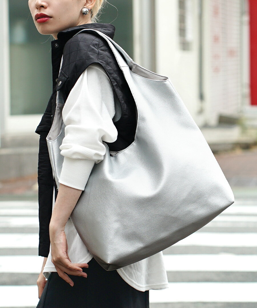【ポップアート】×シルバー/合皮トートバッグ/大きめ 10％OFFクーポン配布中 トートバッグ レディース