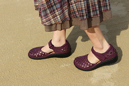 おすすめネット ファッション 健康を考えた靴 送料無料 代引手数料無料 No ダークパープル ハイミセスに大人気 上品なセパレート足首ベルトサンダル Hps Hps 外反母趾 健康靴 エッチピーエス おしゃれ サンダル 歩きやすい 疲れない 母の日 プレゼント お出掛け