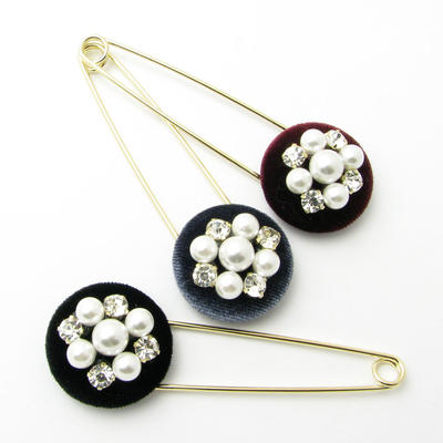 キルトピン パール ピンブローチ ブローチKS44005 安全ピン型 ラインストーン 真珠 ベロア【ラベルピン】