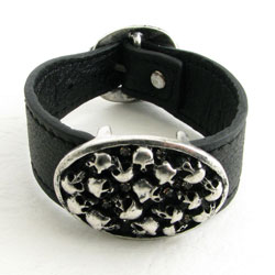 ブレスレット スカル 太レザー ベルト式 スカルプレート ハード系レザーブレスレット 本革ブレスレット..